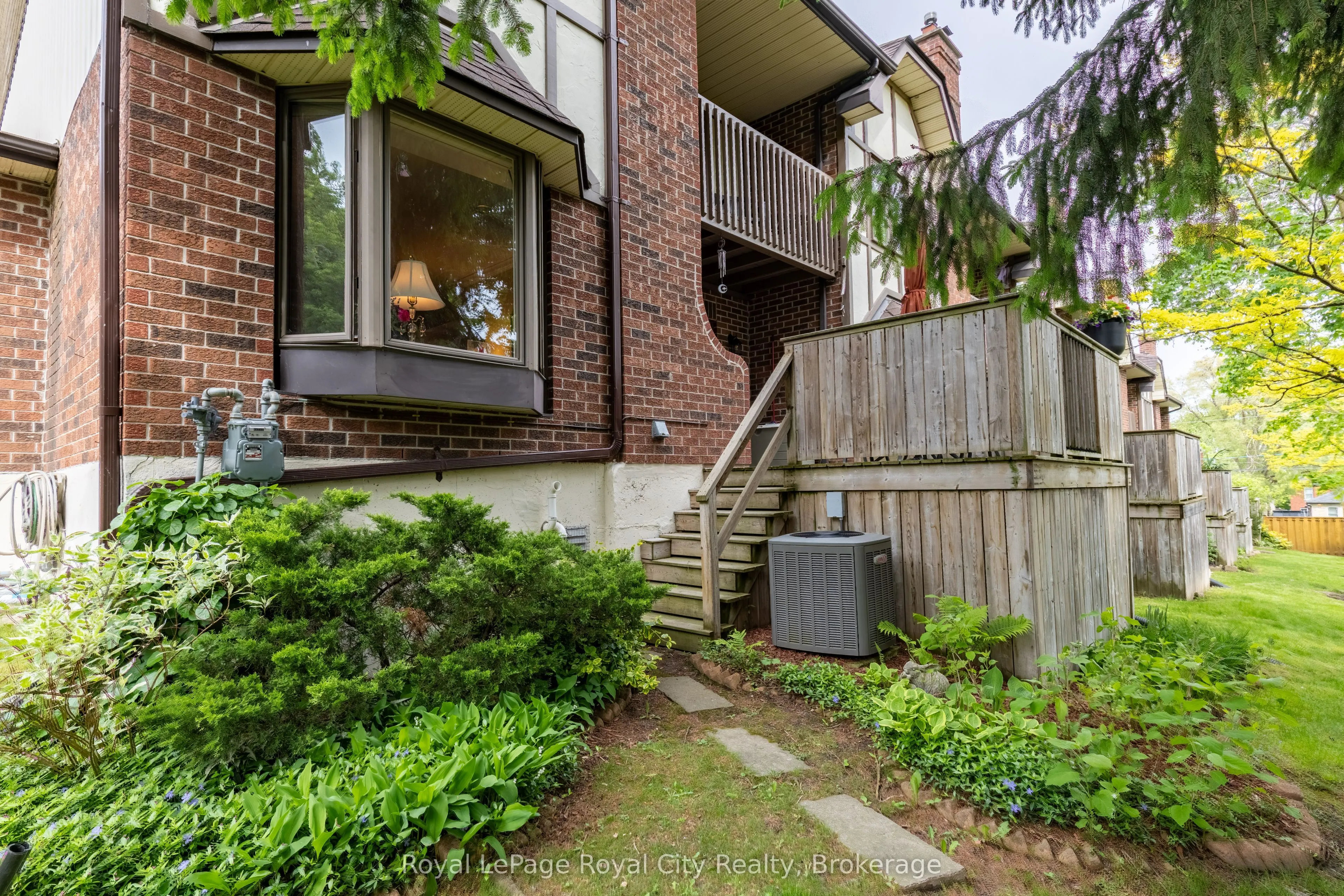 121 Waterloo Avenue, #101