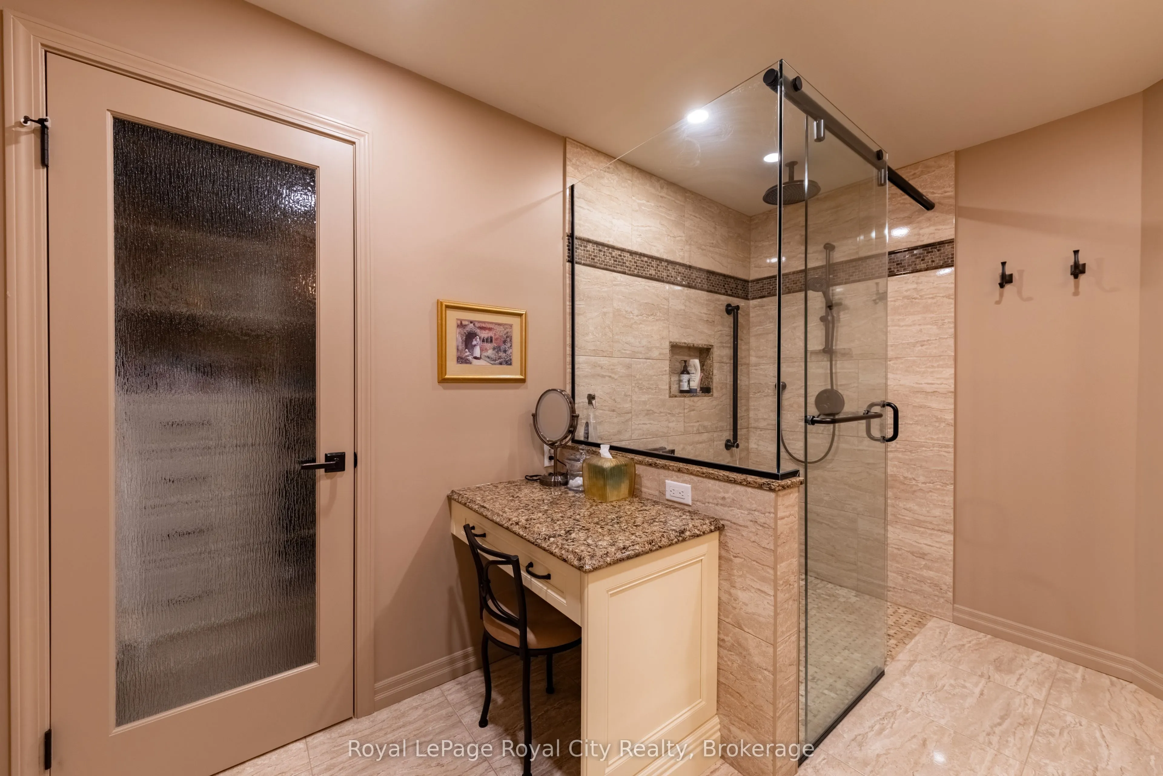 121 Waterloo Avenue, #101