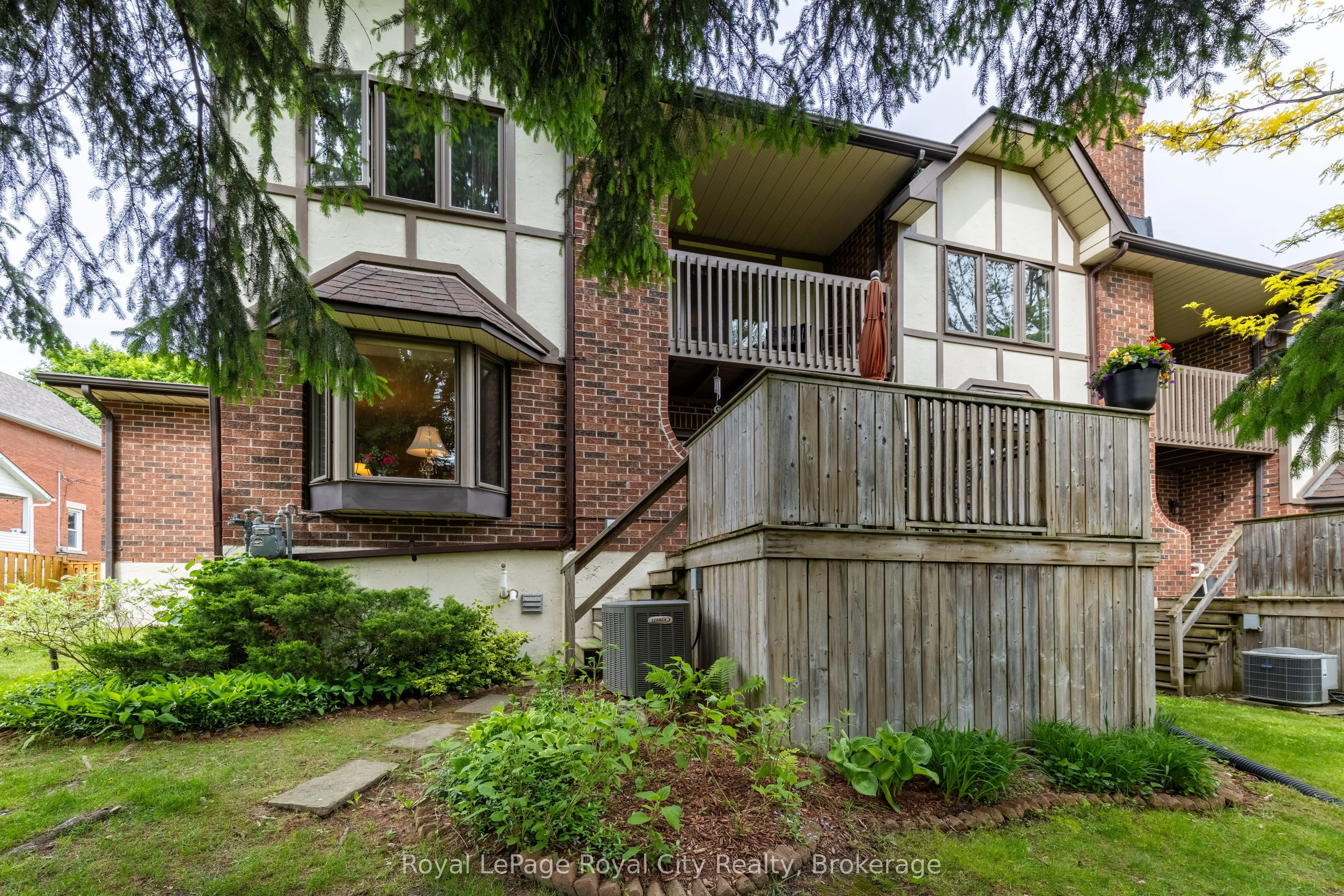 121 Waterloo Avenue, #101