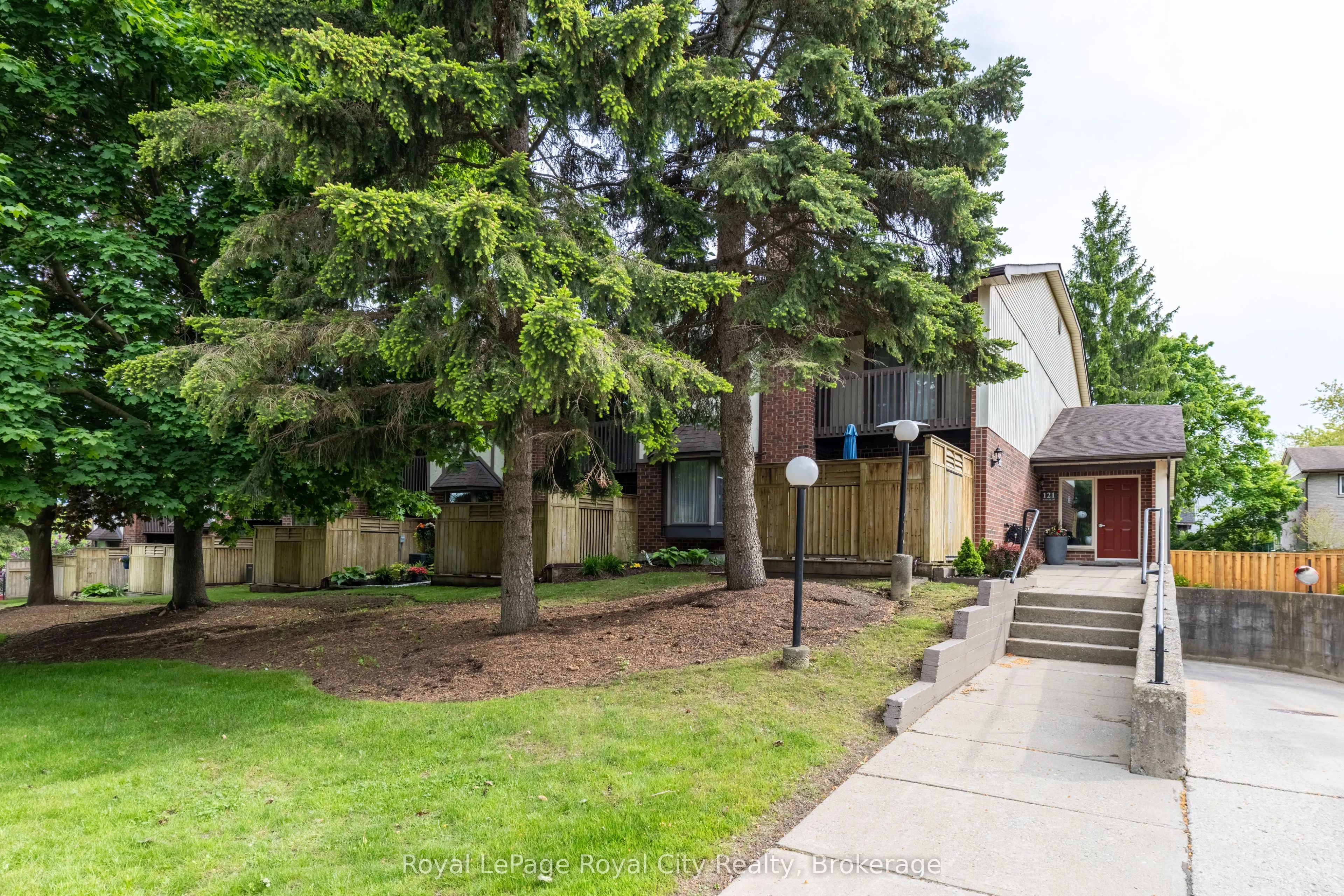121 Waterloo Avenue, #101
