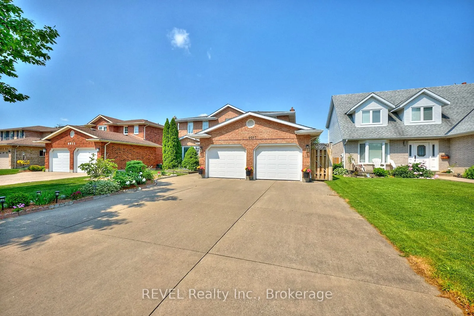 8007 Oakridge Drive