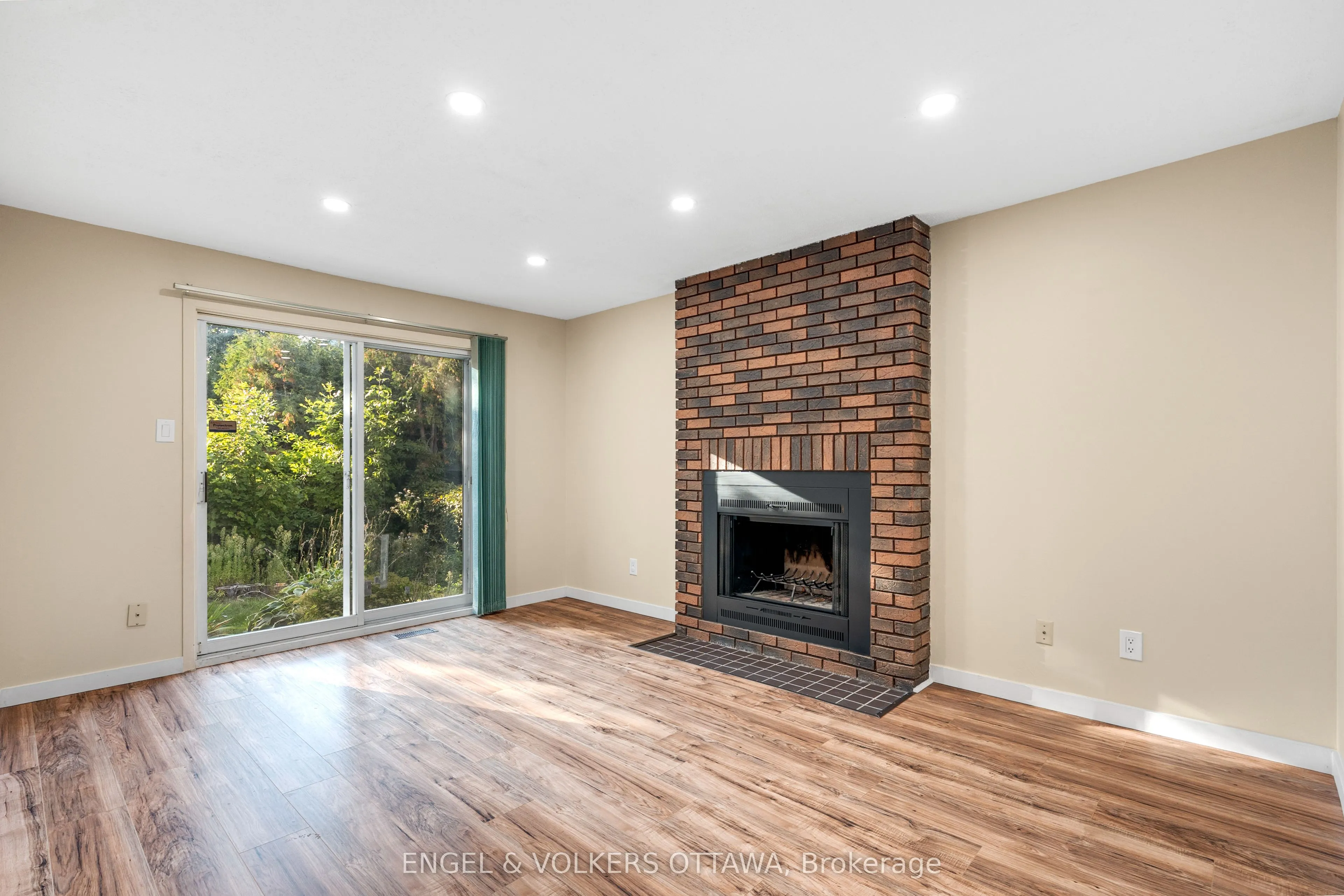19 McClure Crescent