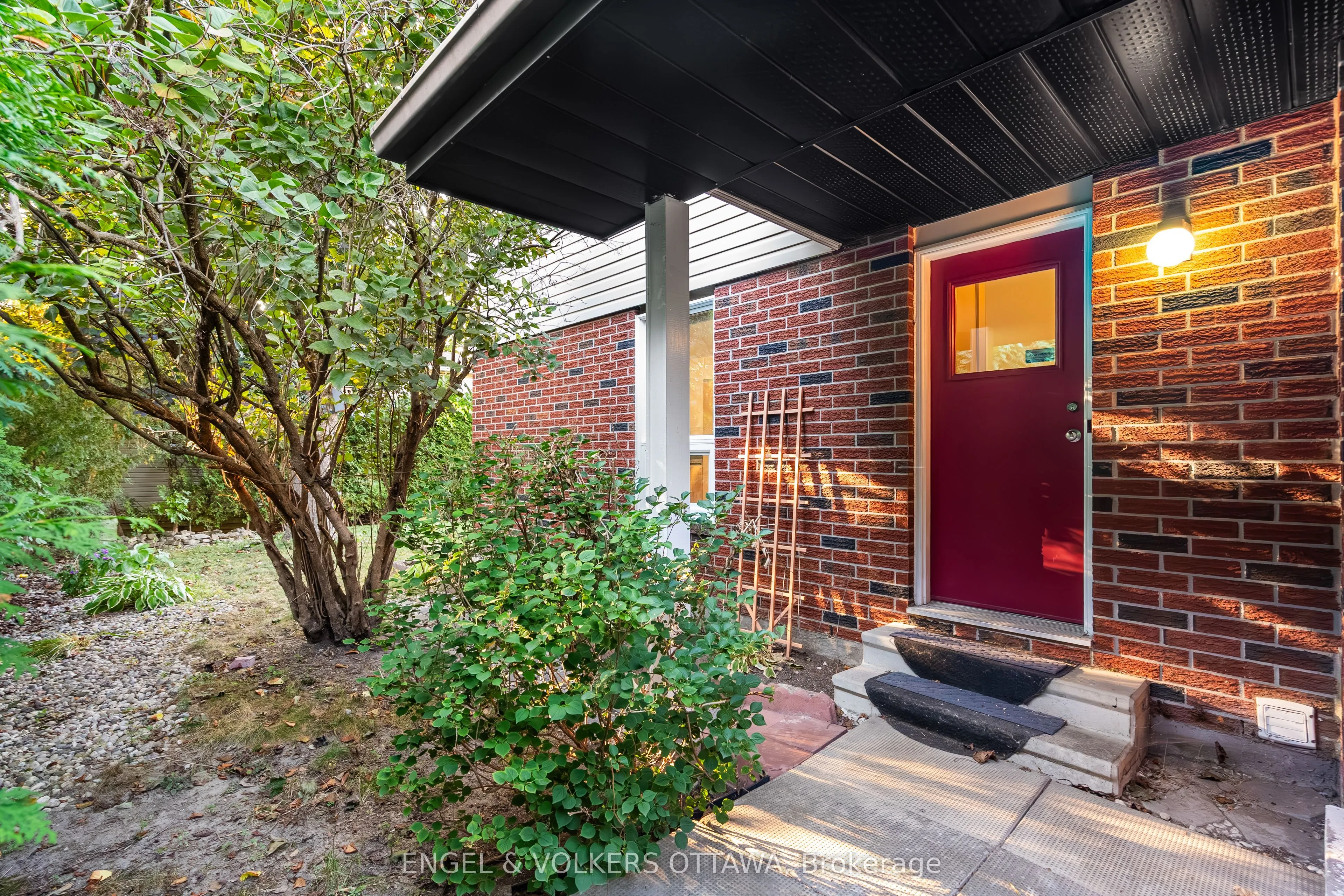 19 McClure Crescent