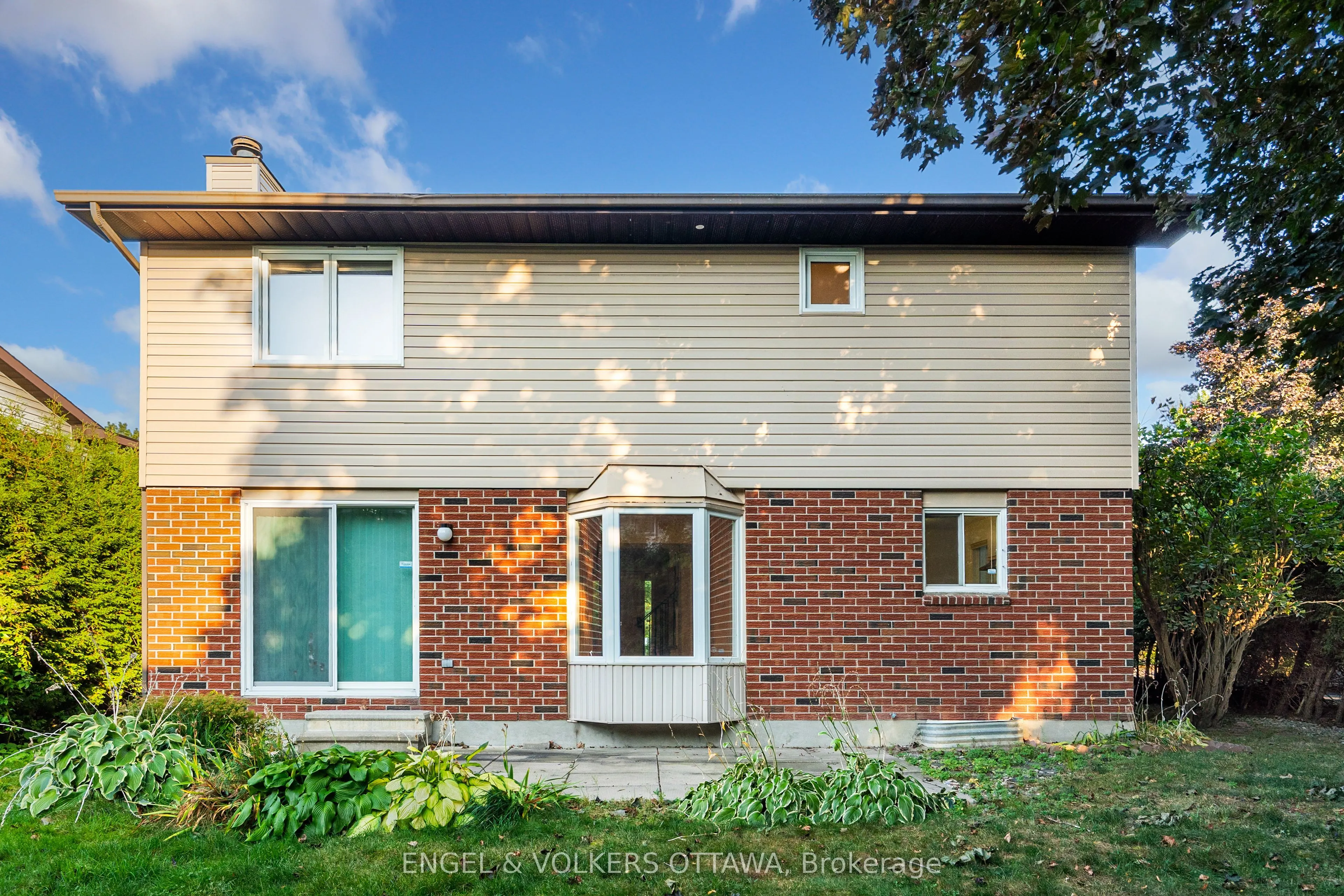 19 McClure Crescent