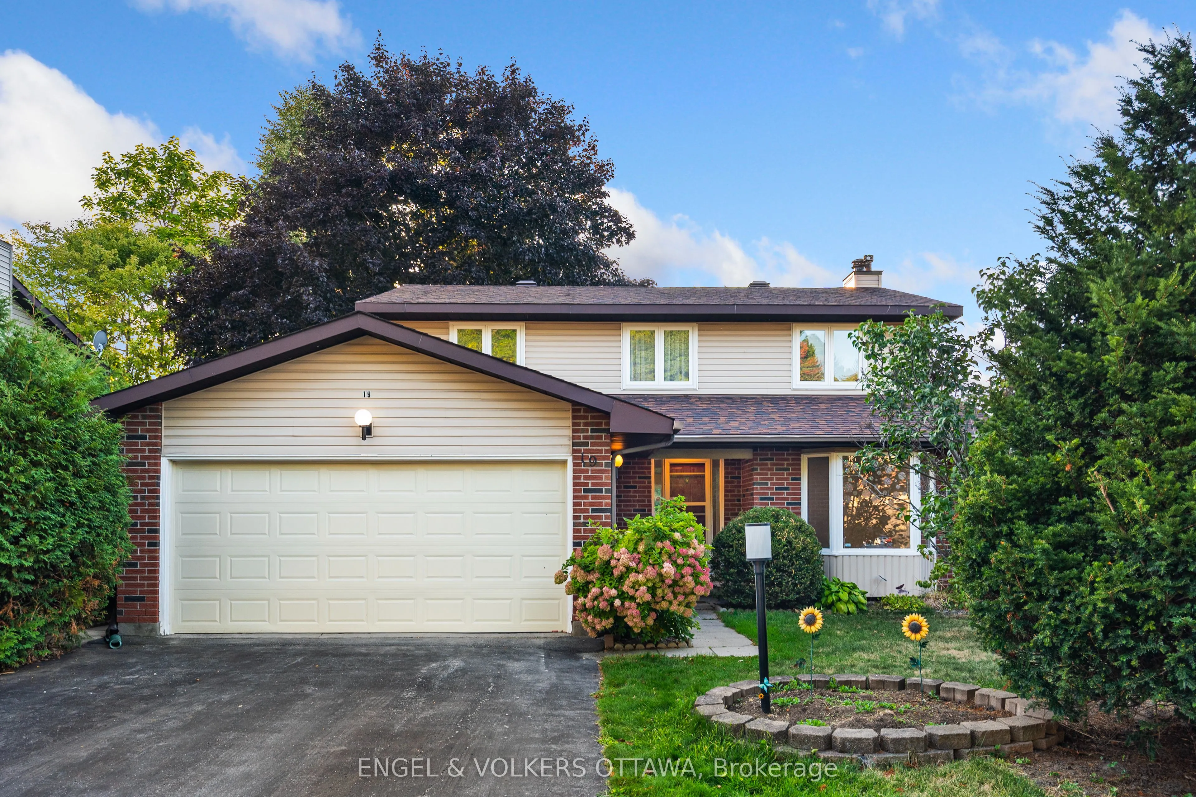 19 McClure Crescent