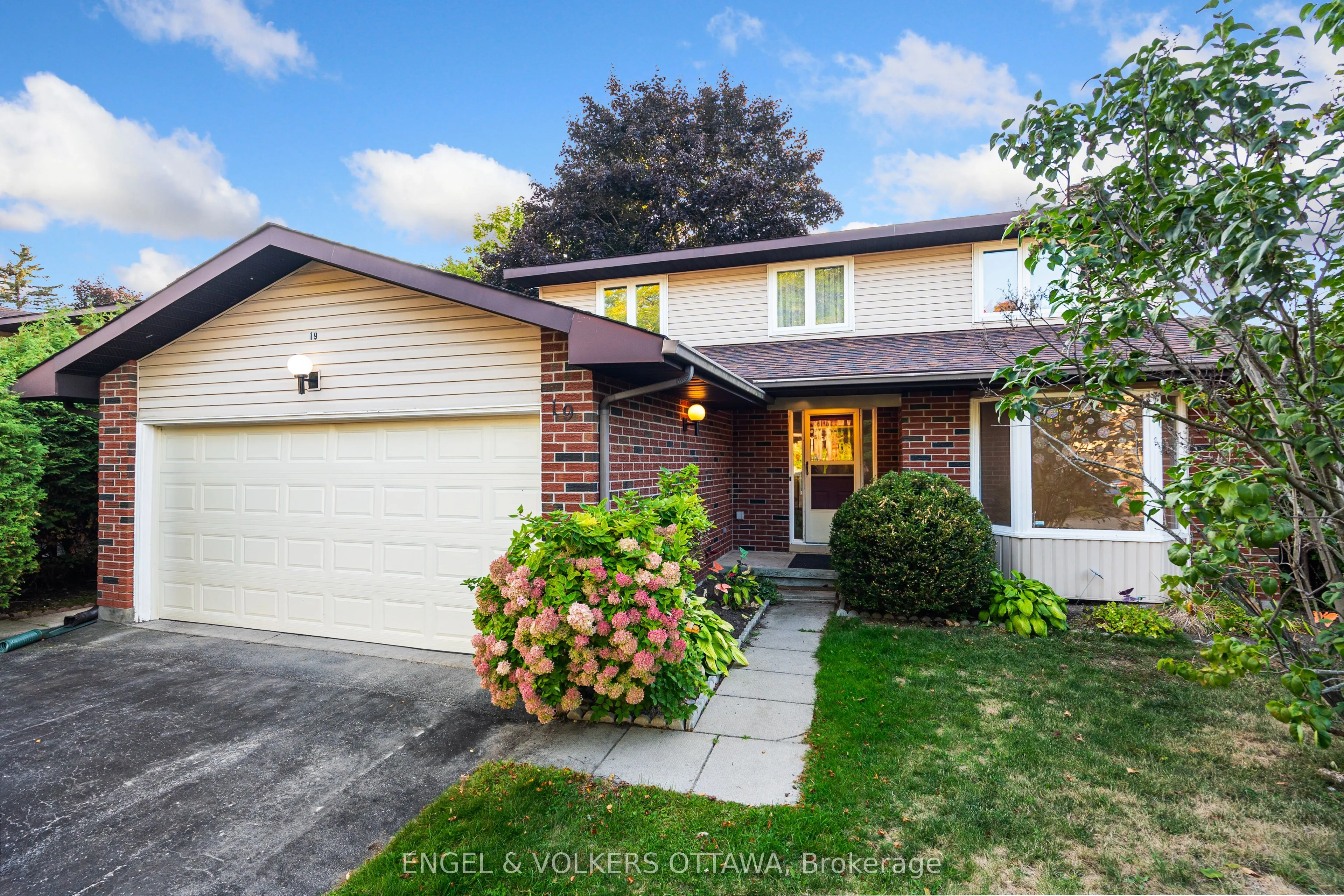 19 McClure Crescent