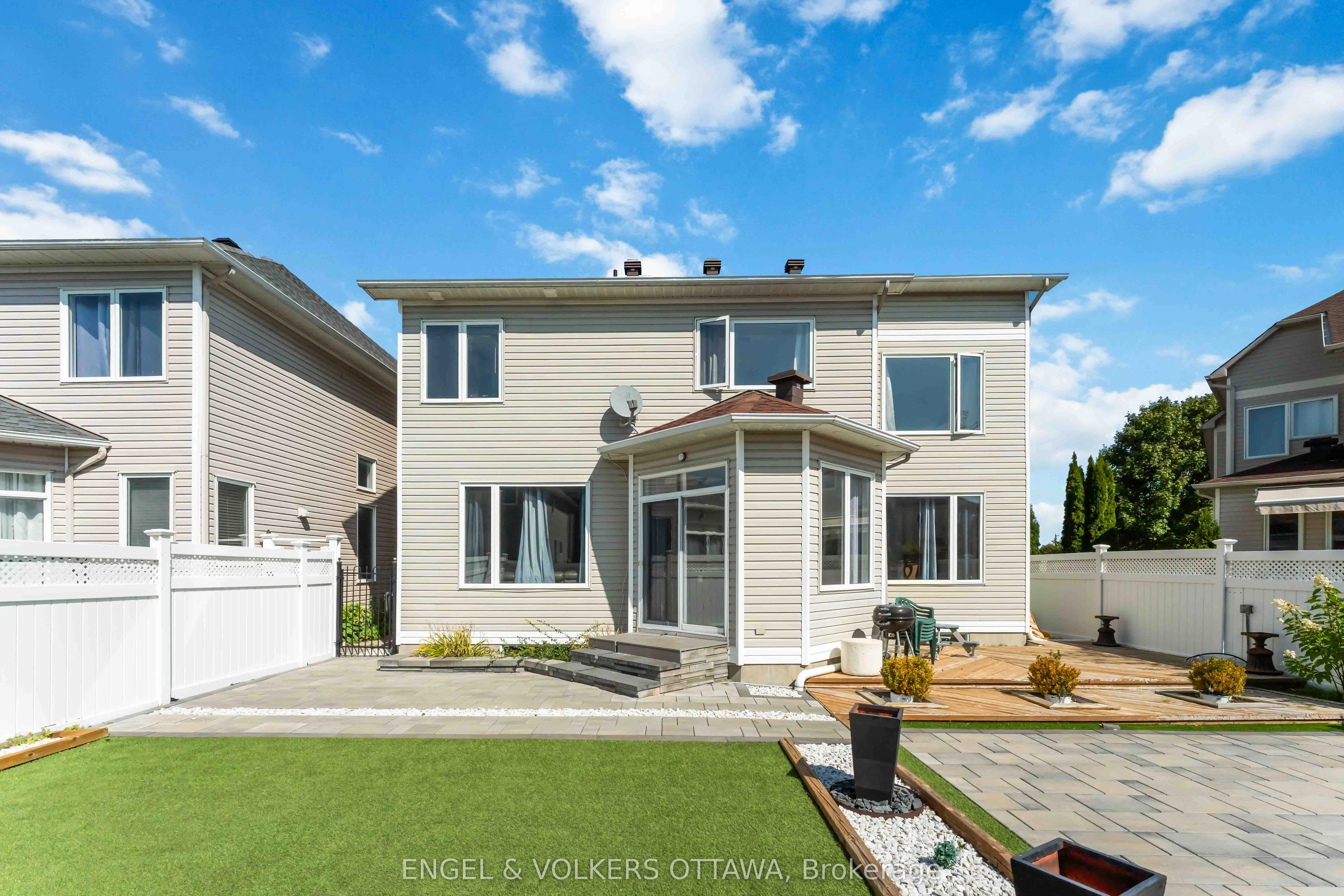 774 Scala Avenue