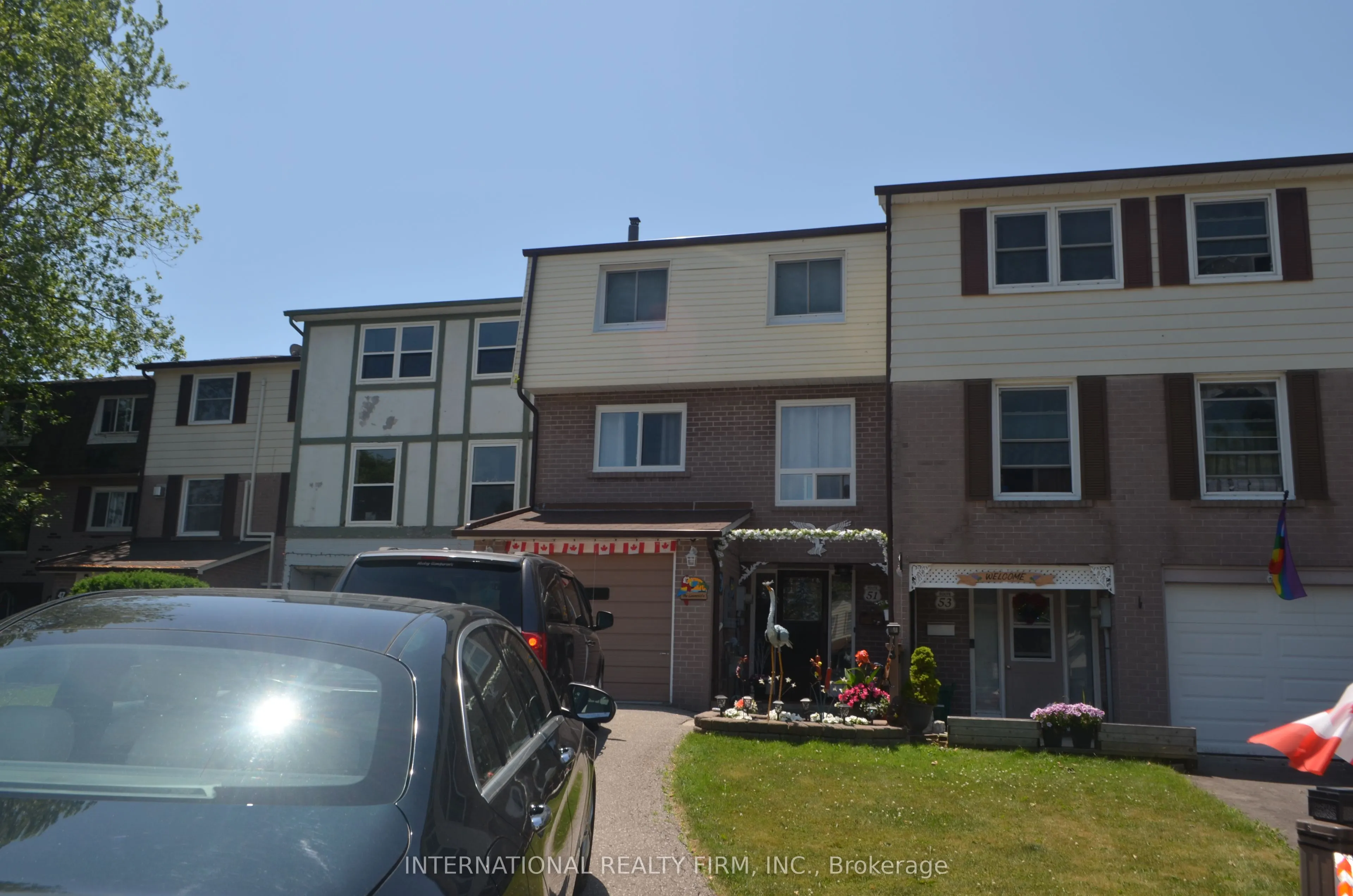 51 Peacock Boulevard