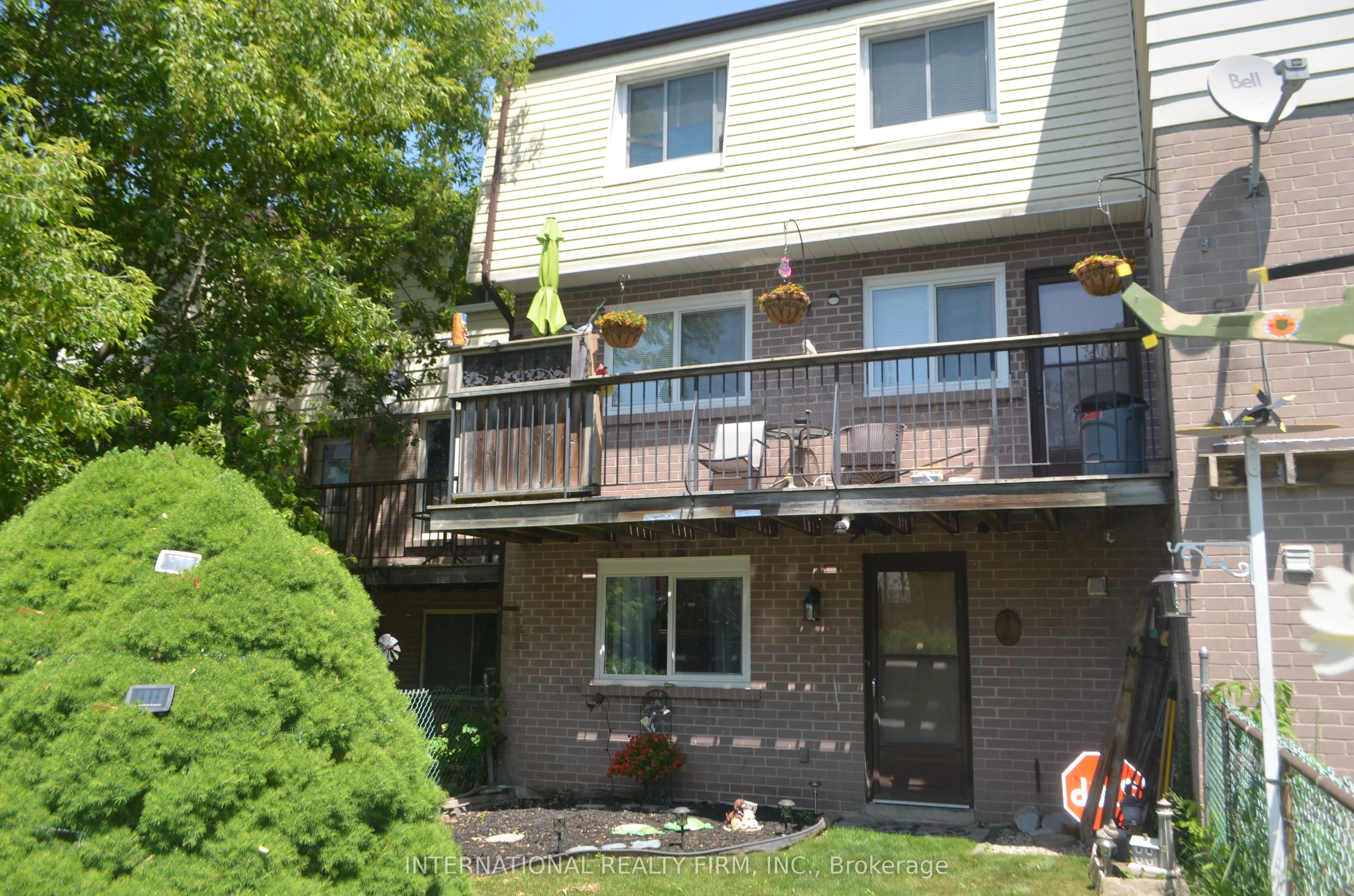 51 Peacock Boulevard