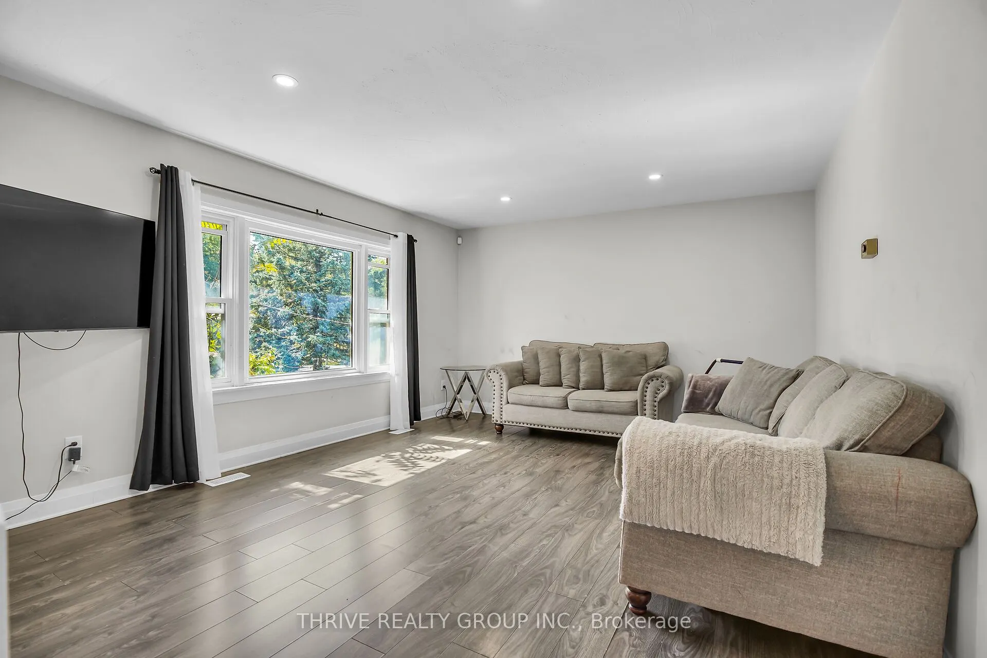 425 Riverside Drive