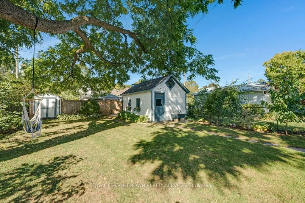 46 Brant Road S