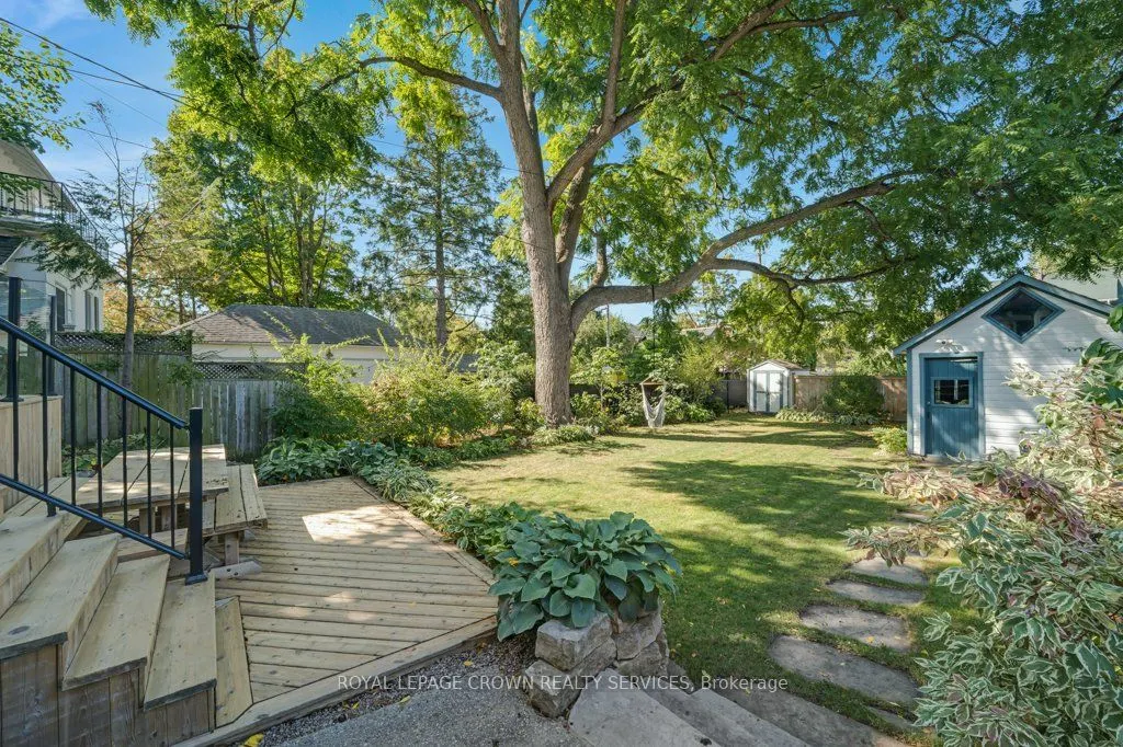 46 Brant Road S