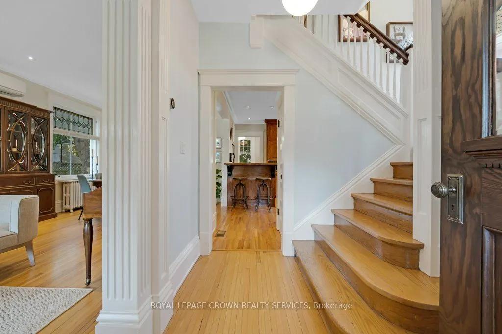 46 Brant Road S