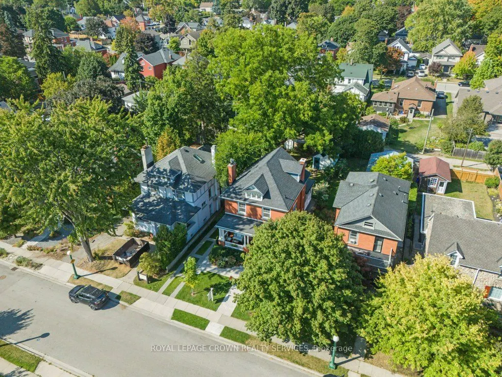 46 Brant Road S