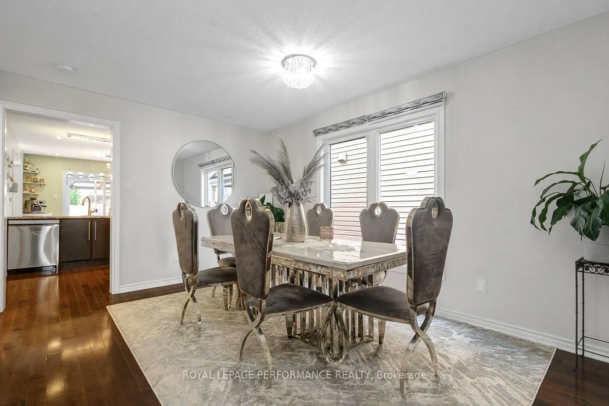 417 Meadowhawk Crescent