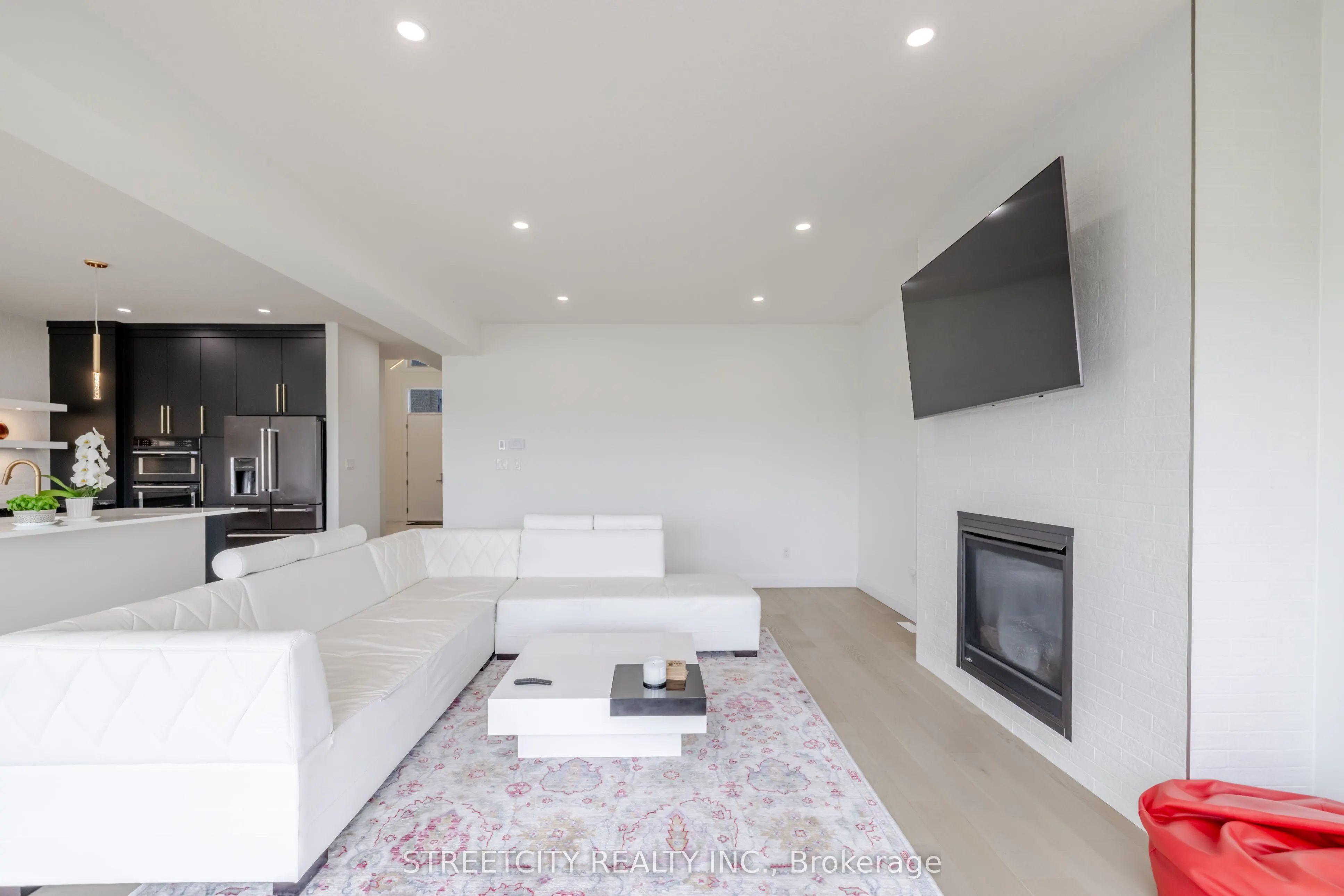 860 Kleinburg Drive