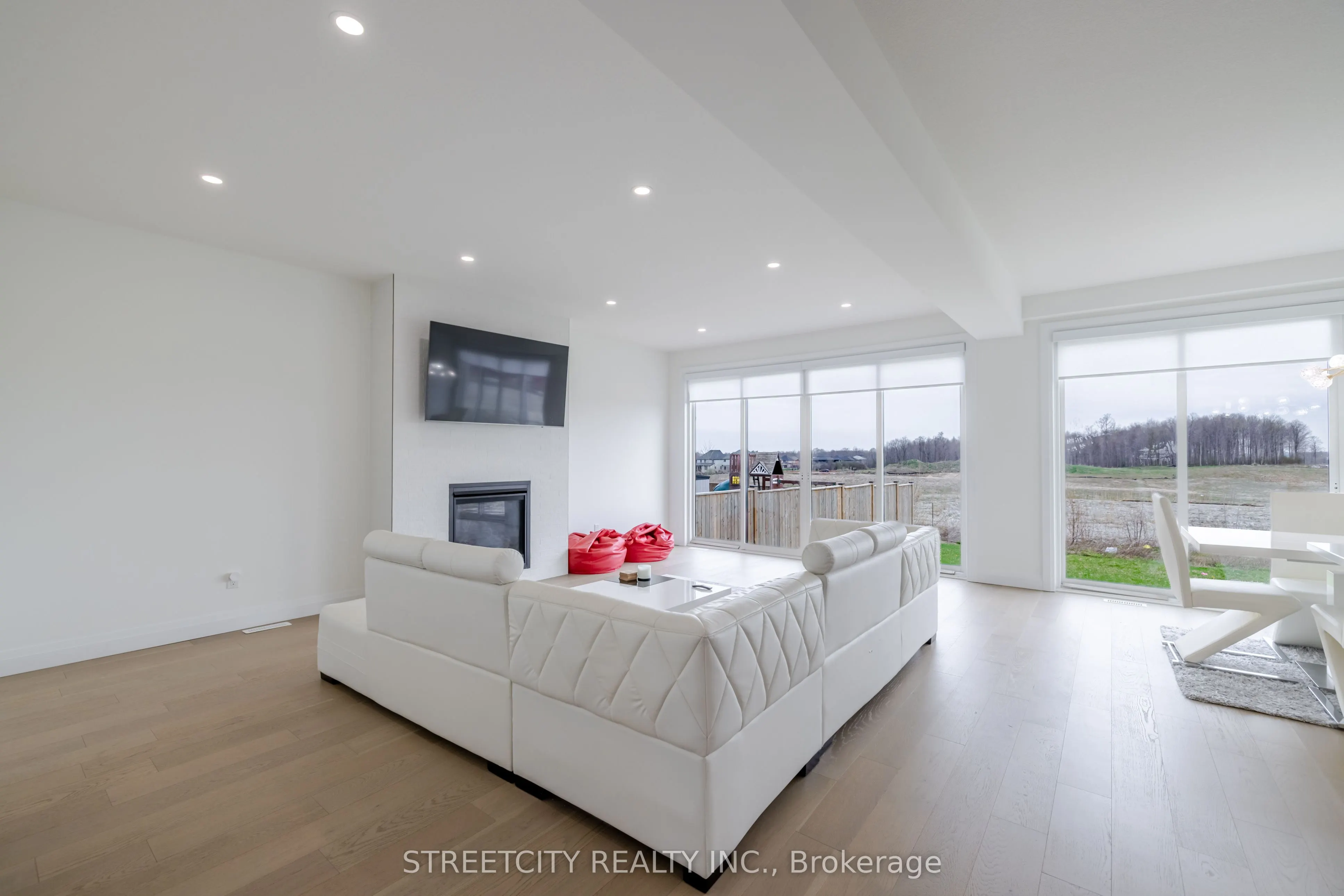 860 Kleinburg Drive