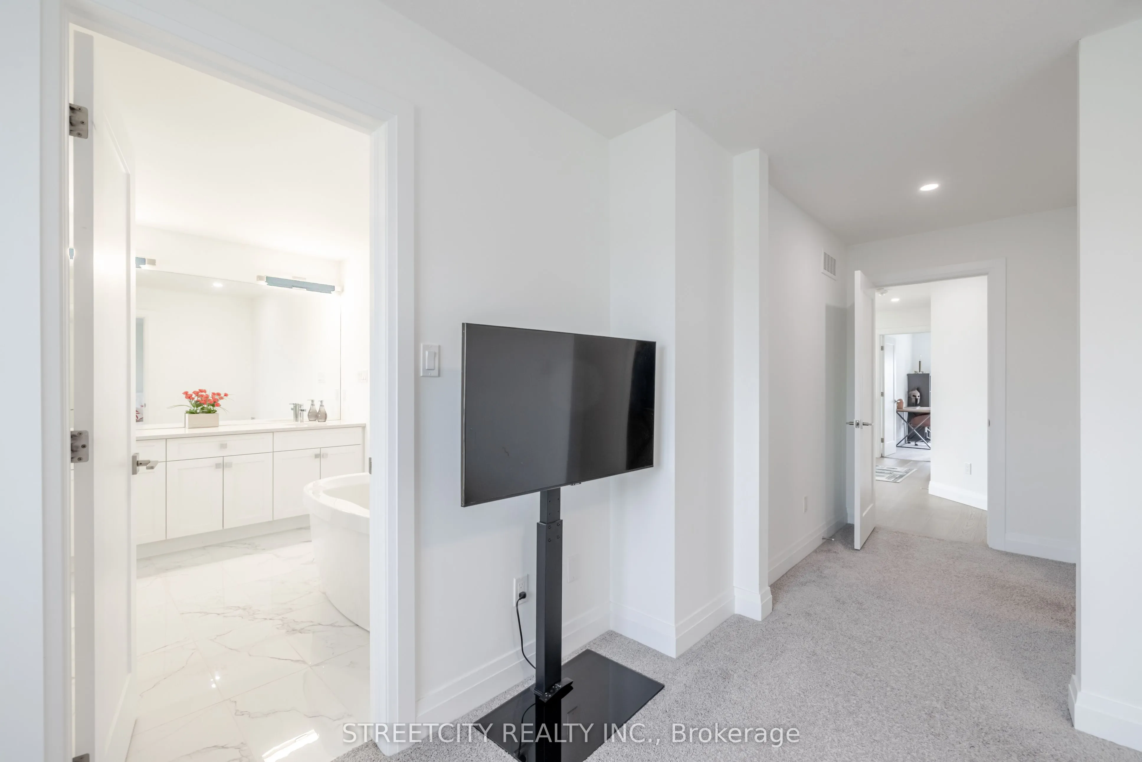 860 Kleinburg Drive