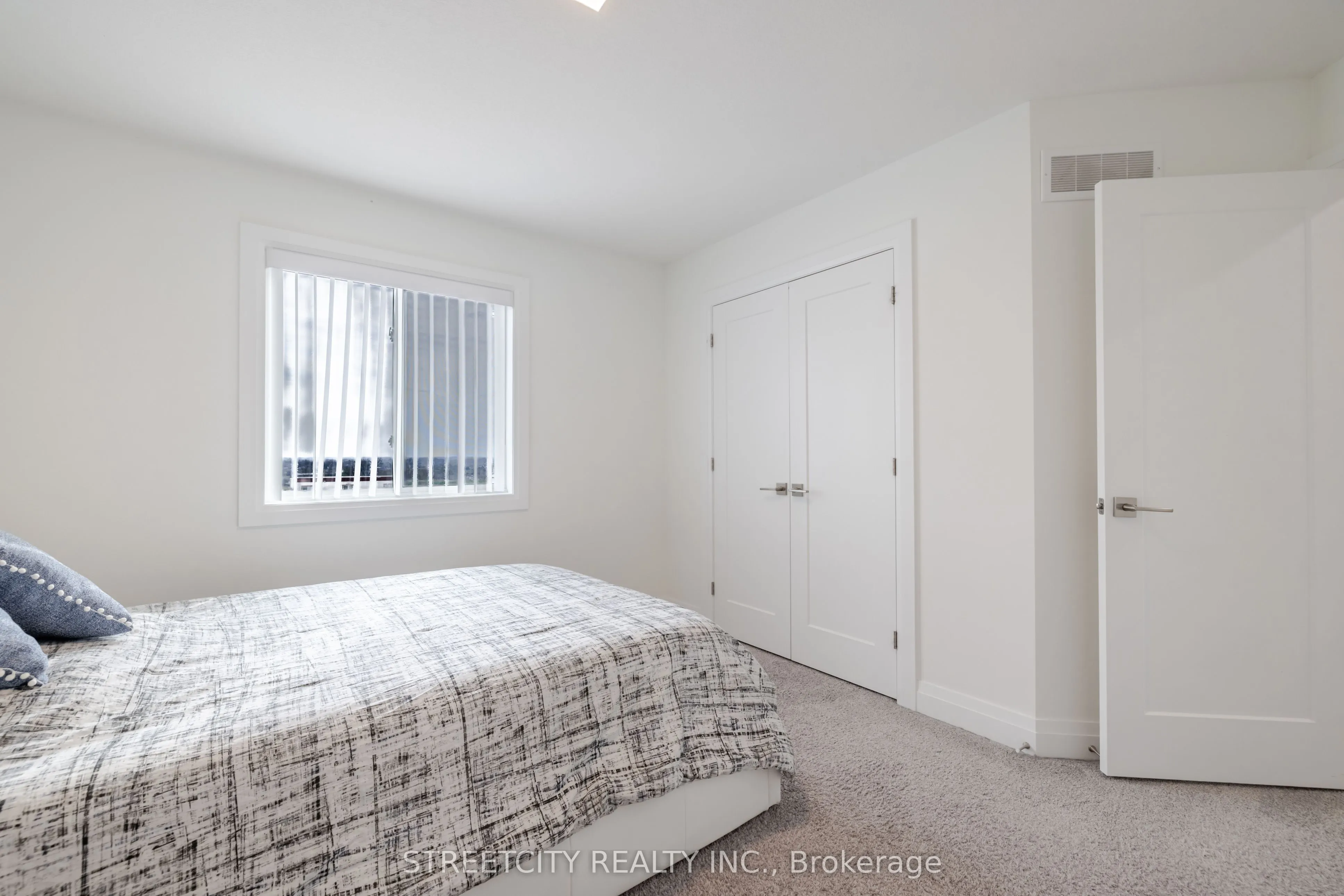 860 Kleinburg Drive