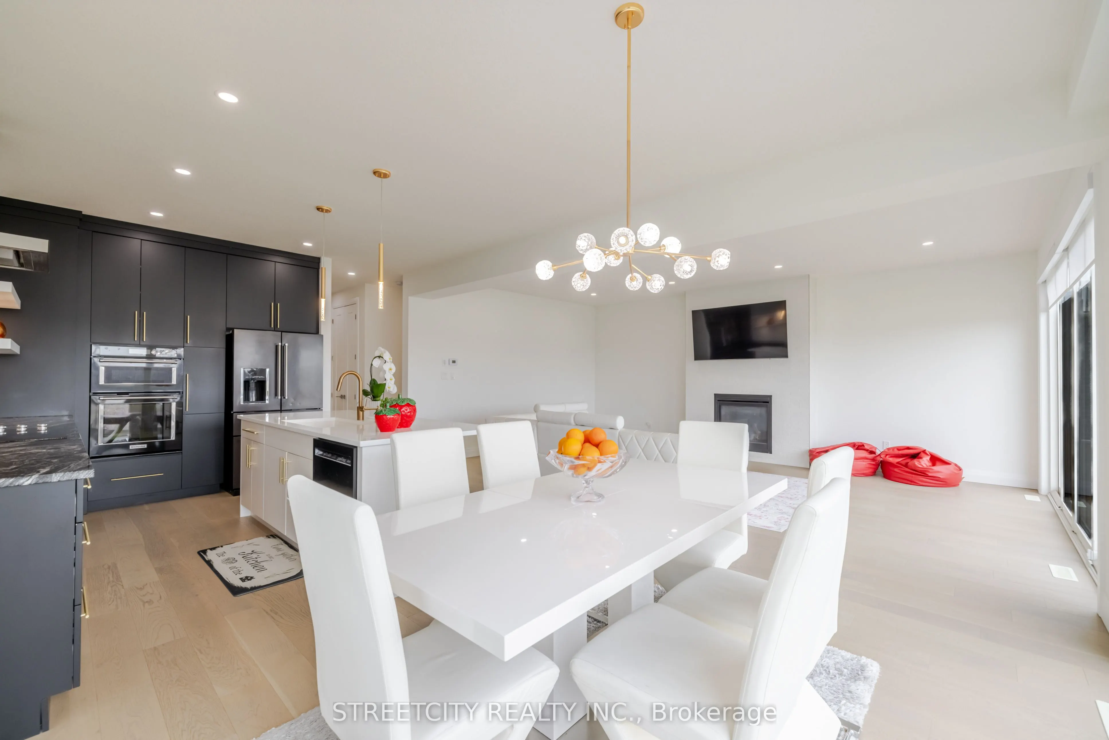 860 Kleinburg Drive