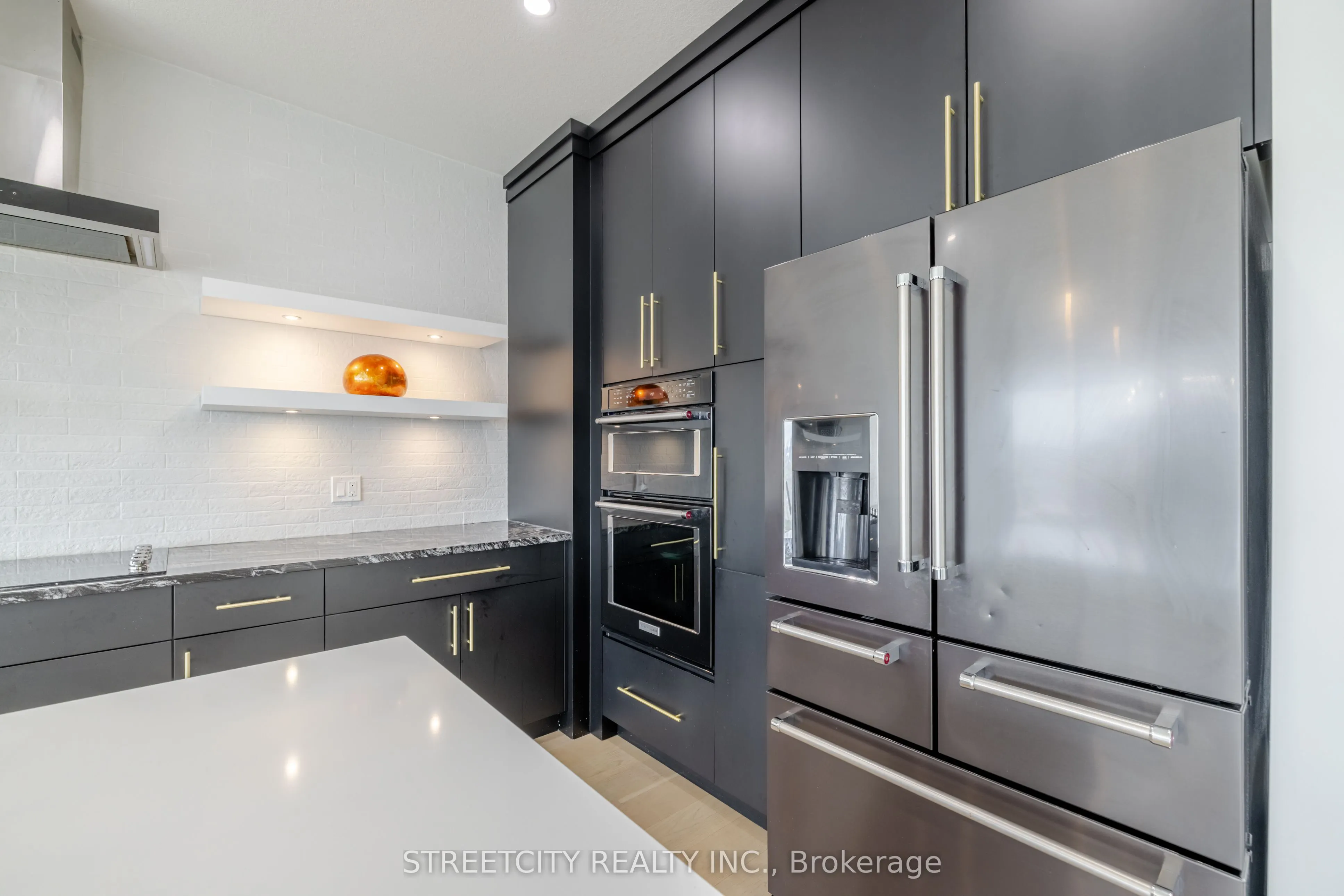 860 Kleinburg Drive