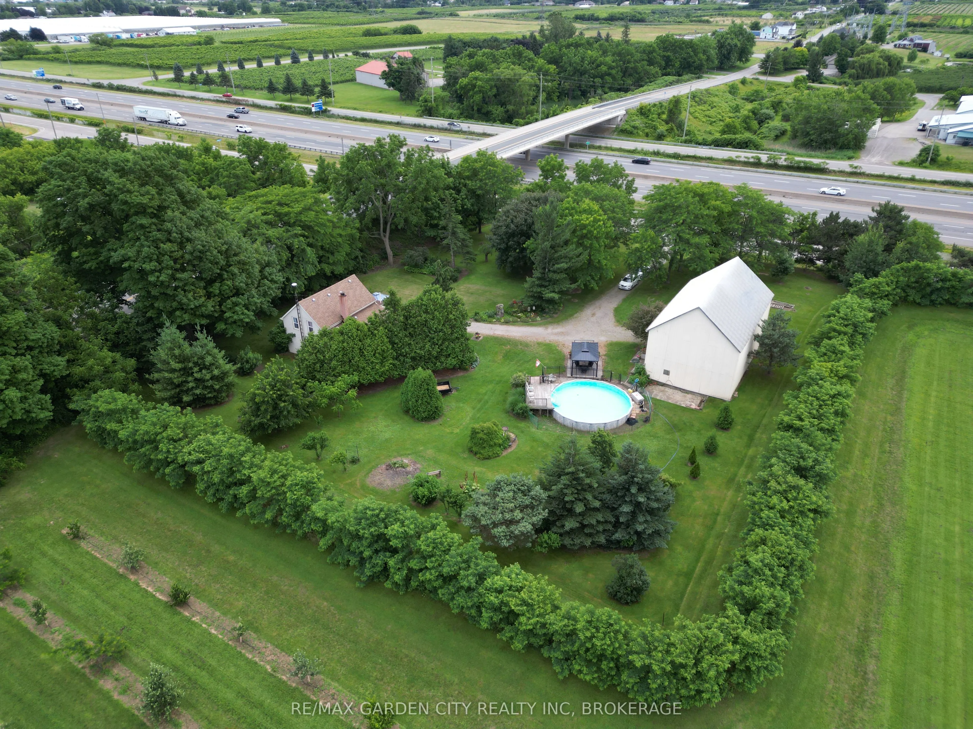 5400 North Service Road