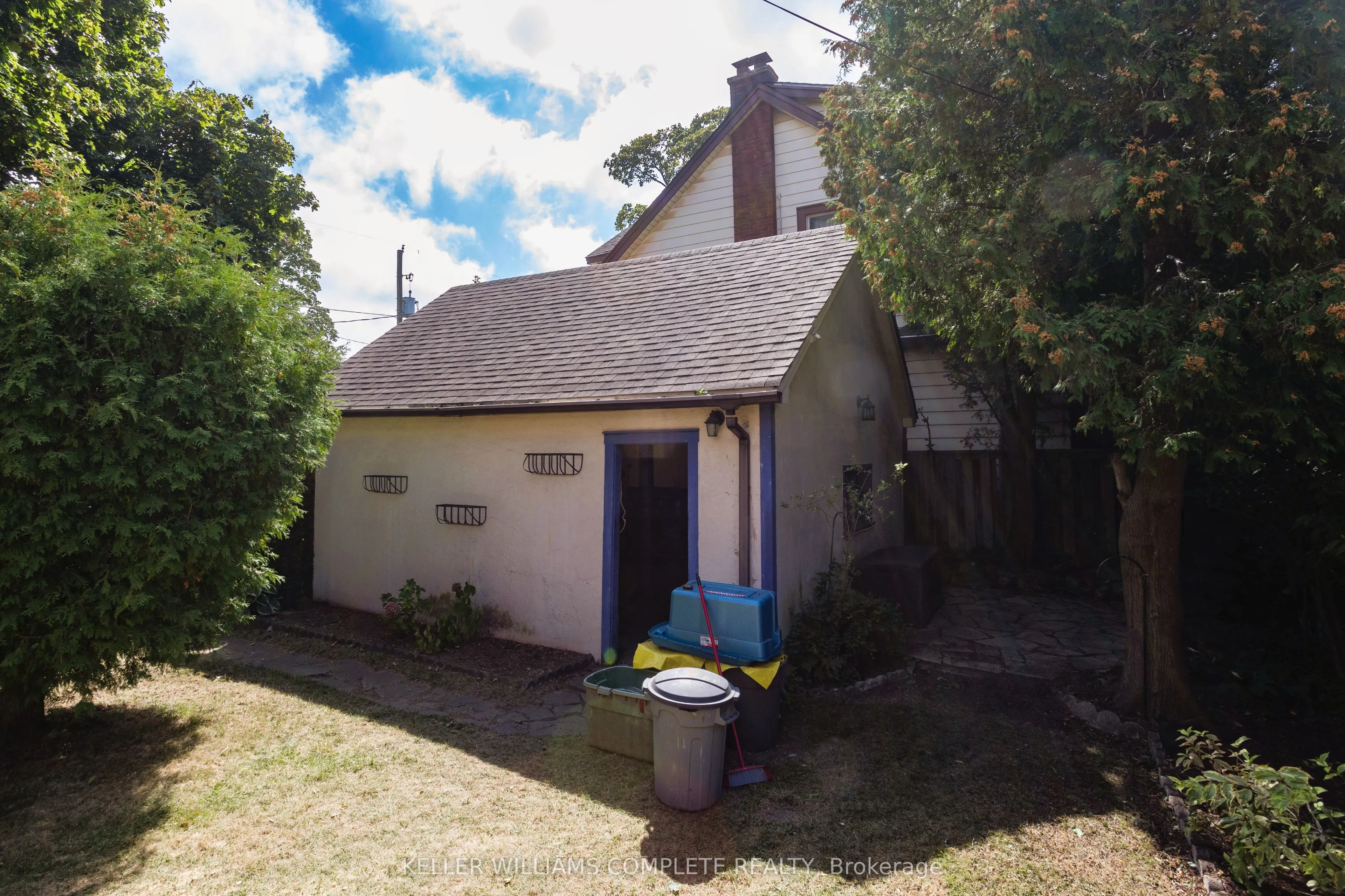52 Balmoral Avenue S