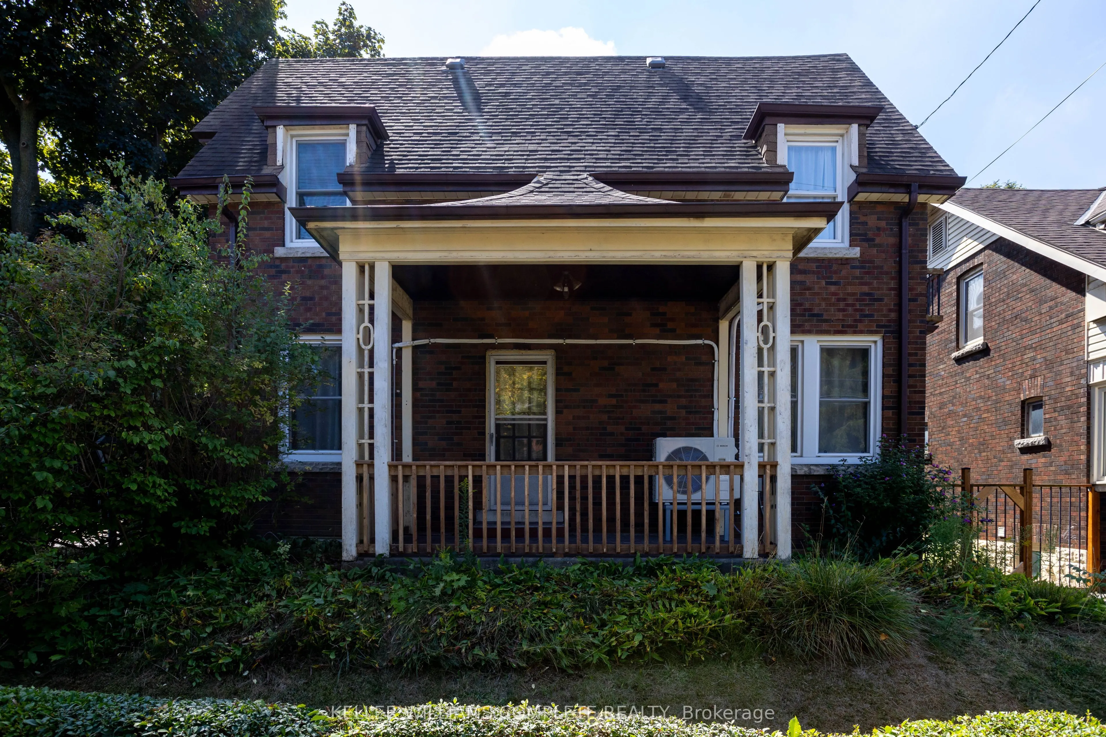 52 Balmoral Avenue S