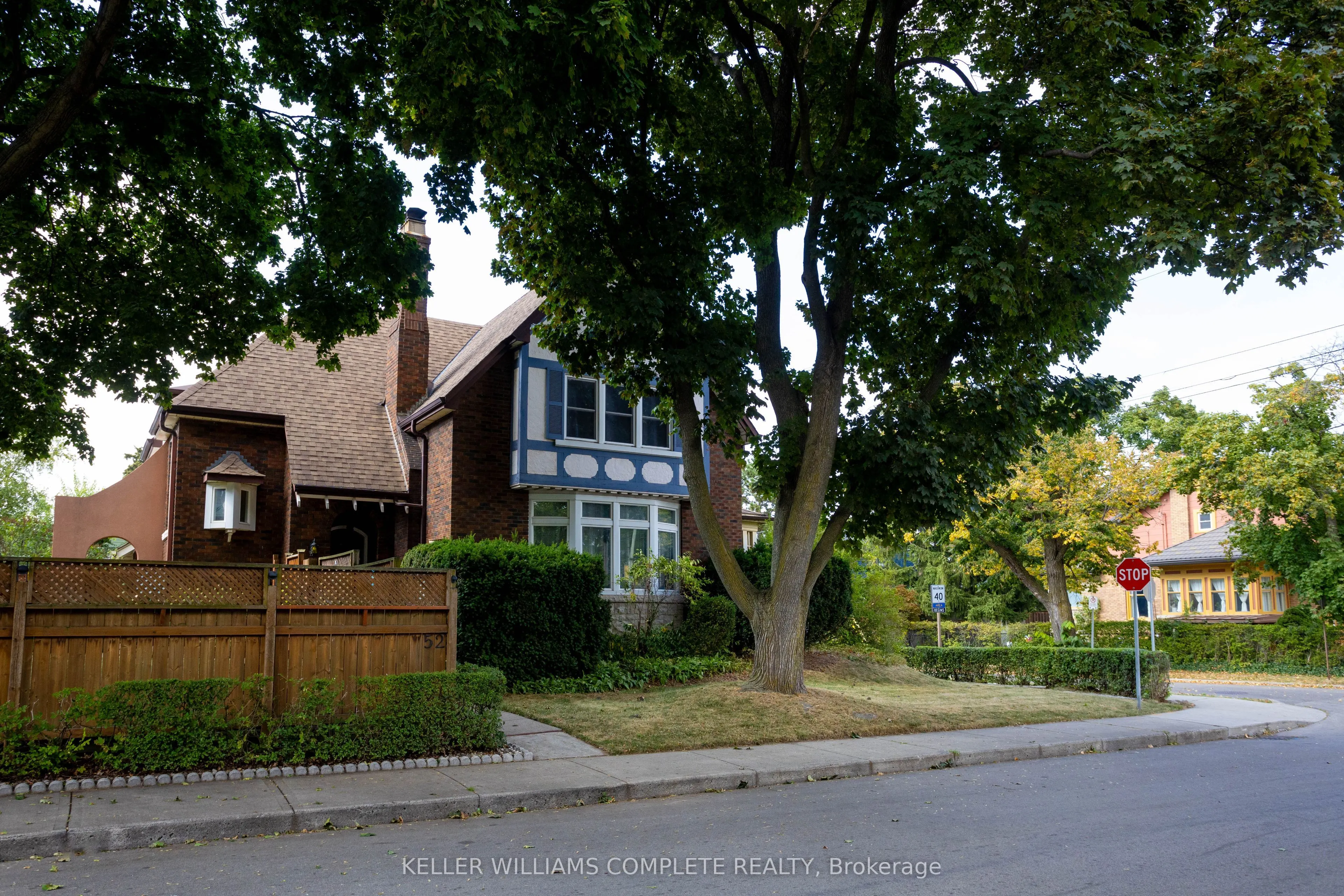 52 Balmoral Avenue S