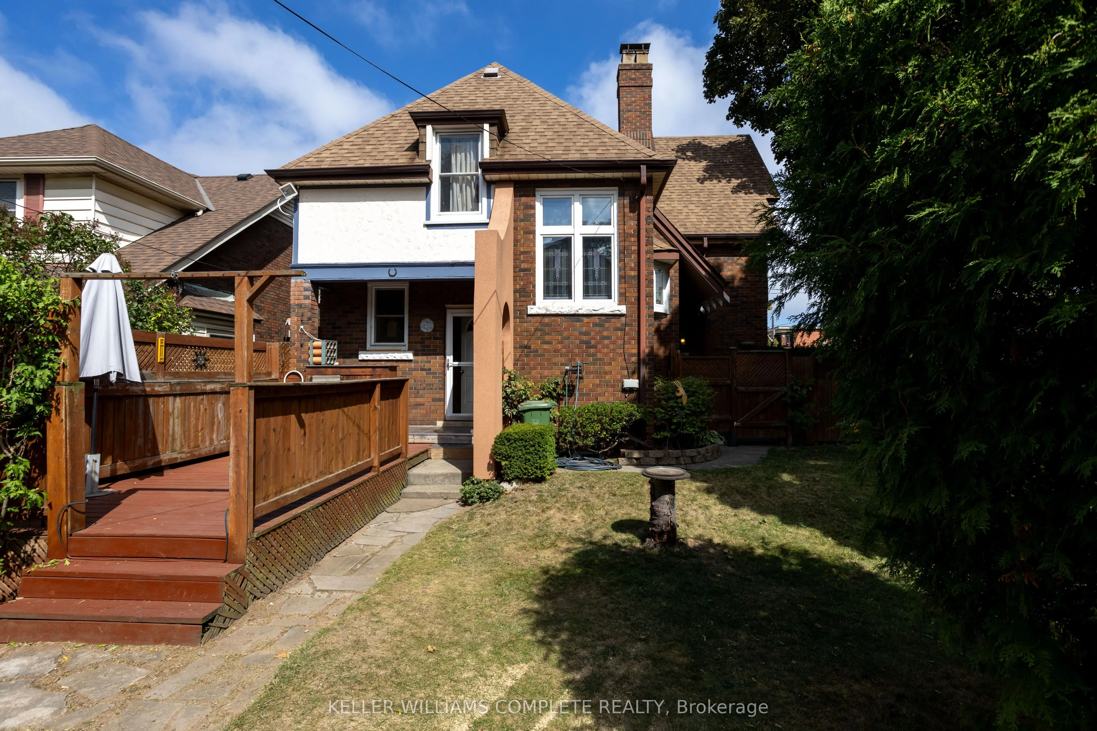 52 Balmoral Avenue S