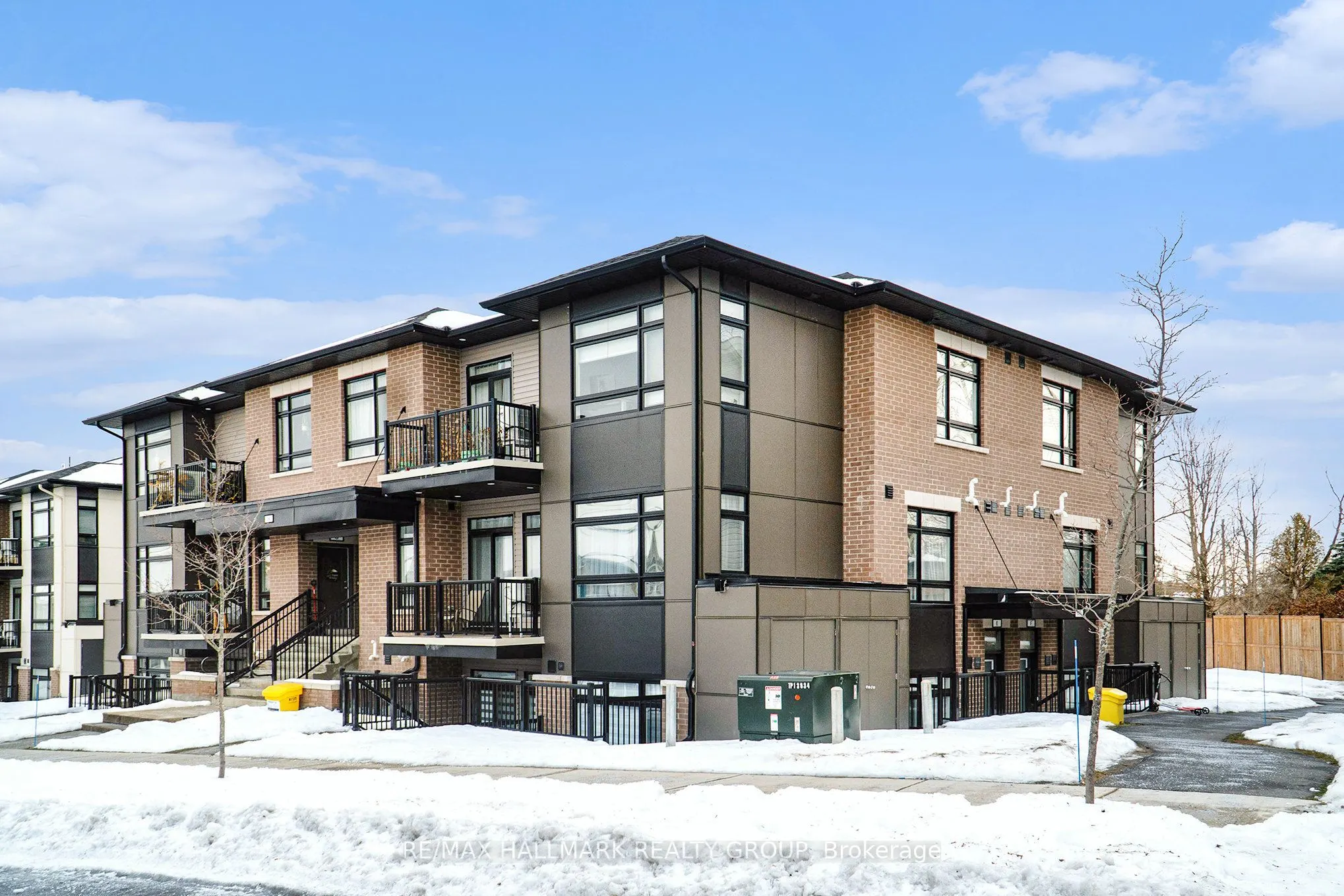 380 Rolling Meadows Crescent, #F
