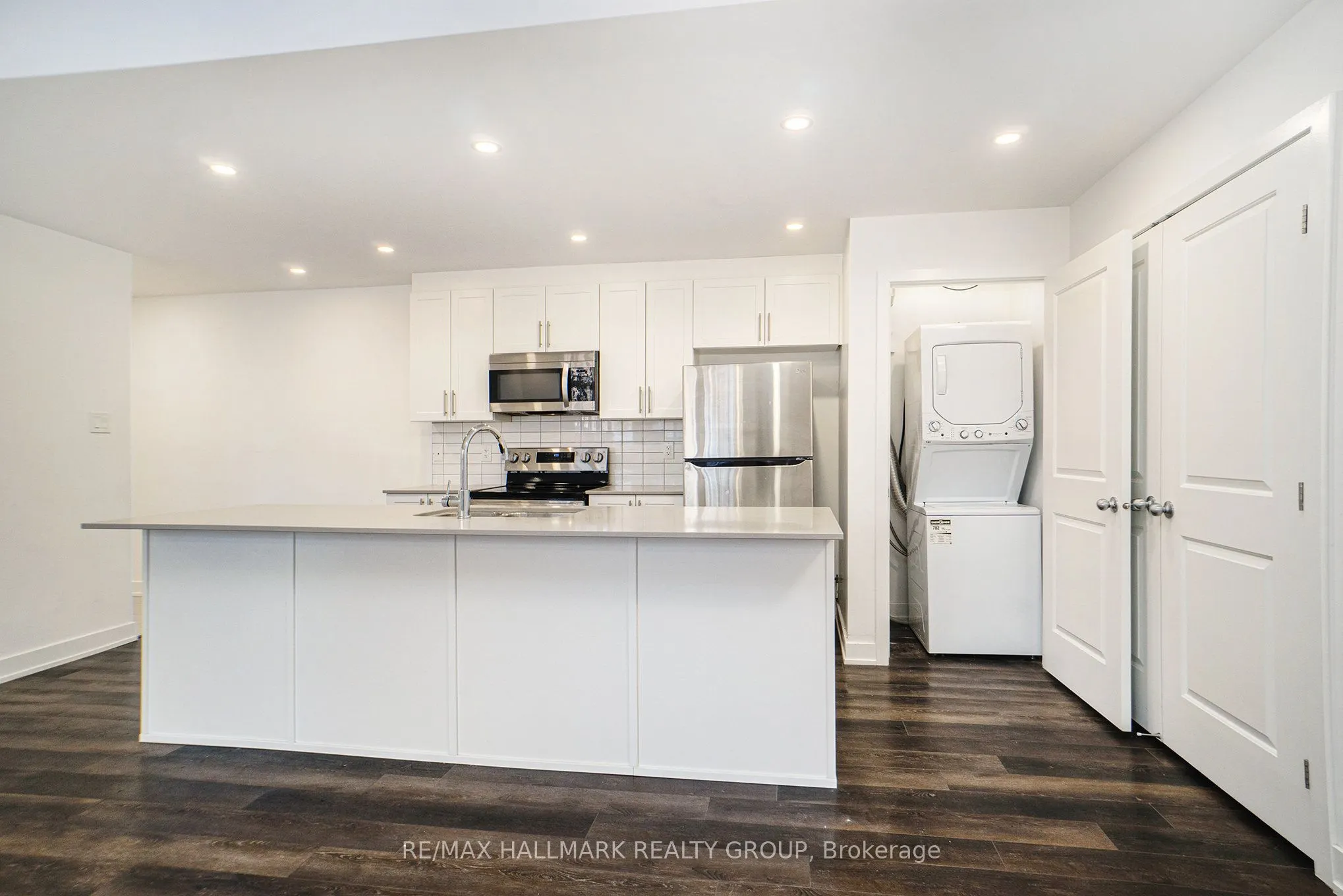 380 Rolling Meadows Crescent, #F
