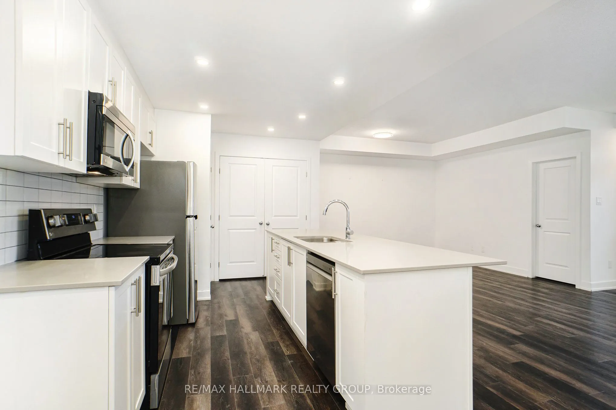 380 Rolling Meadows Crescent, #F