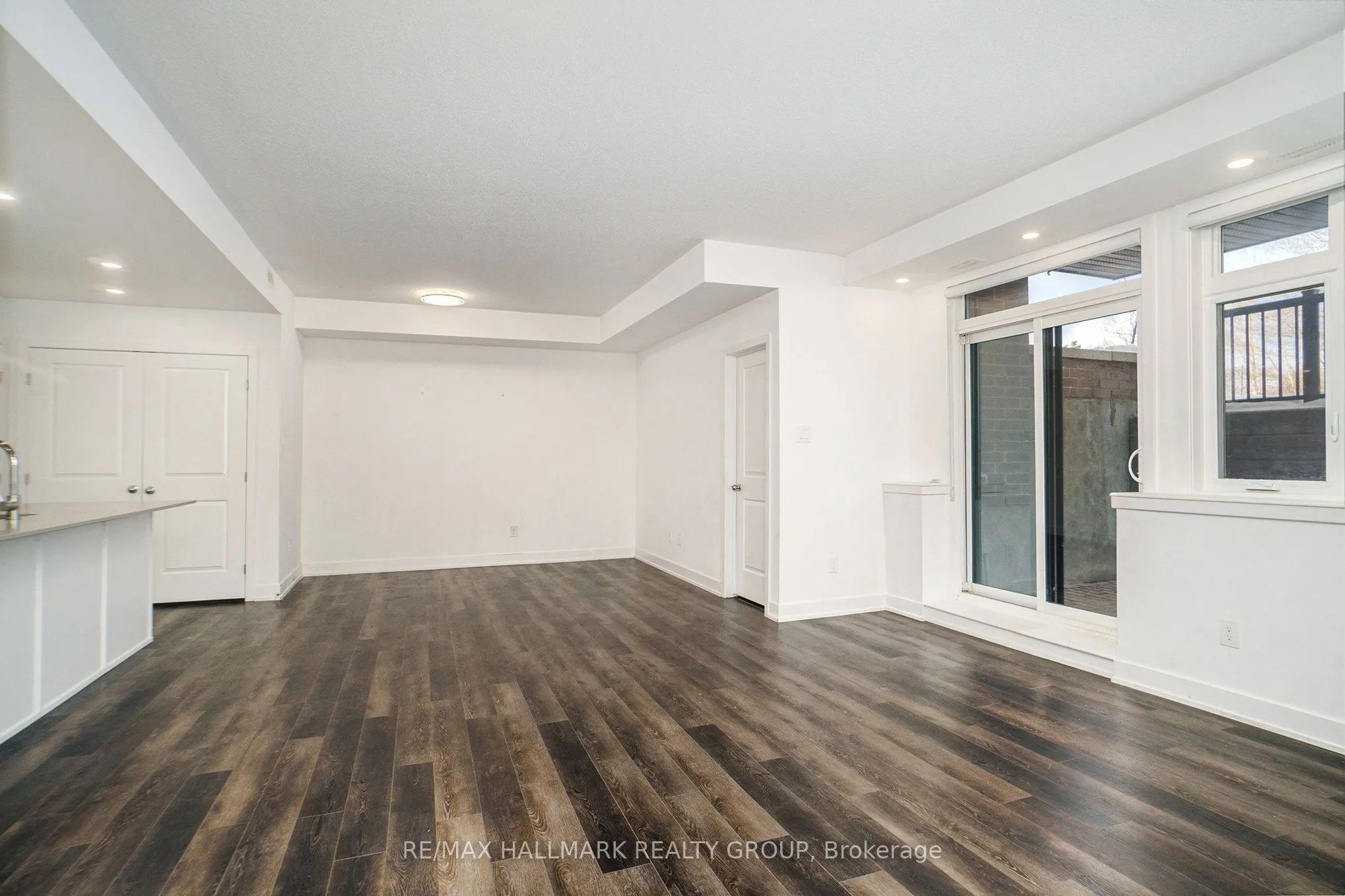 380 Rolling Meadows Crescent, #F