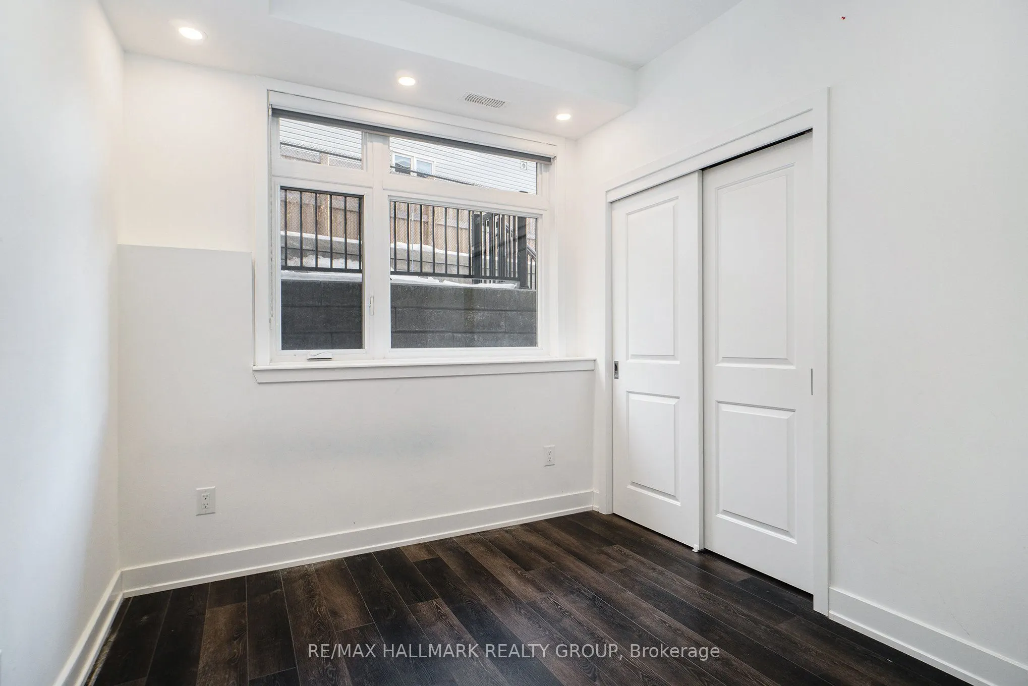 380 Rolling Meadows Crescent, #F