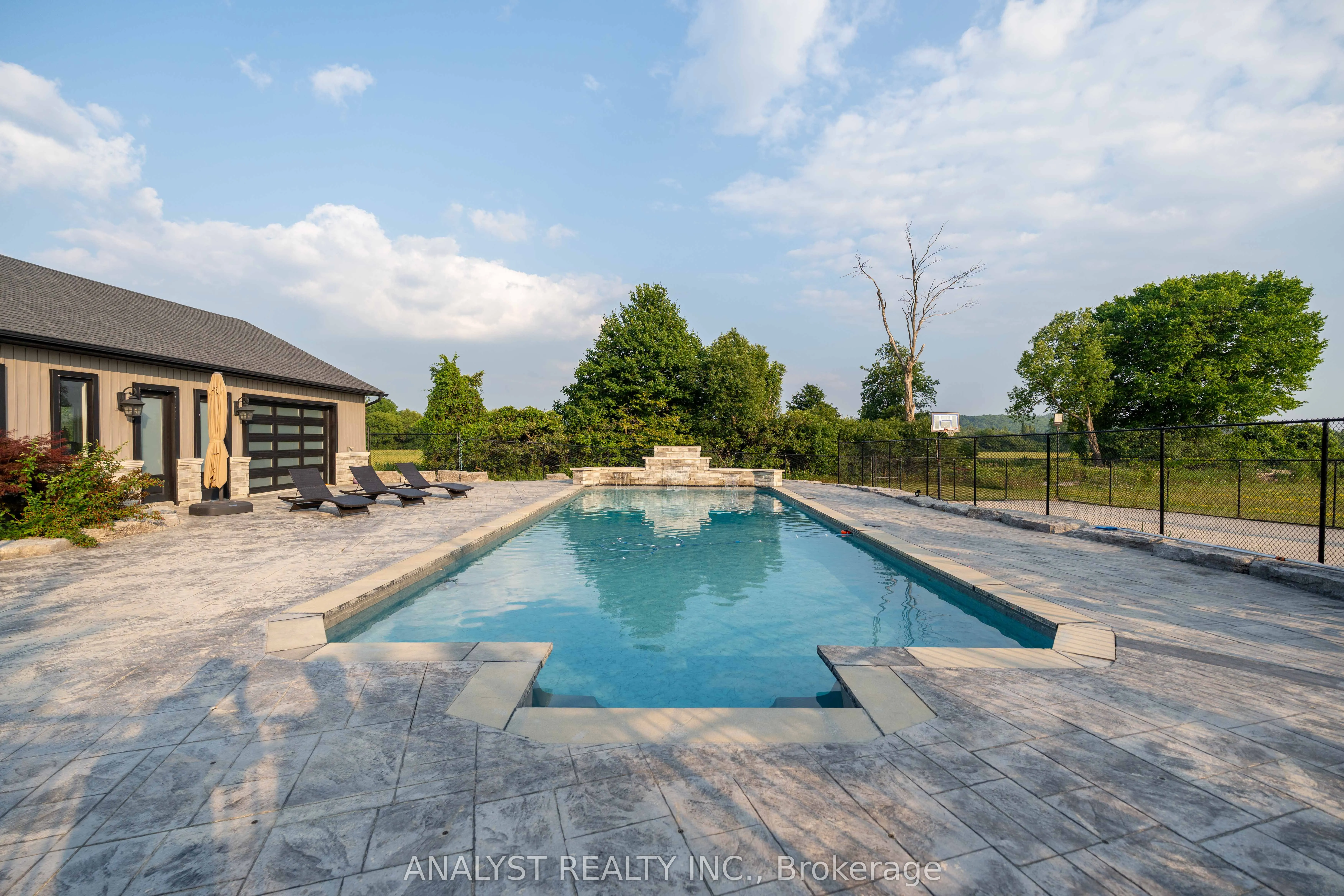9383 Wellington Road 124
