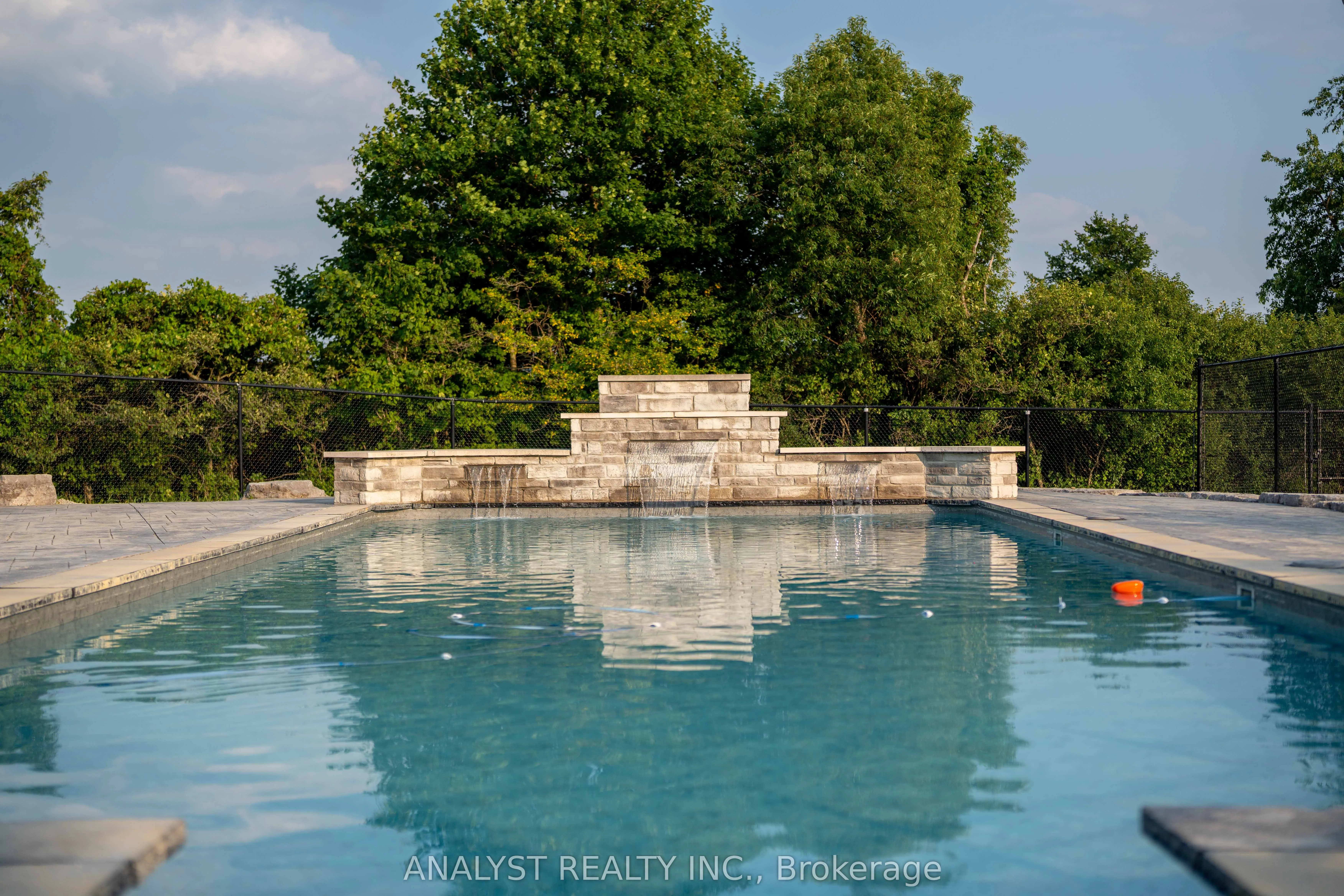 9383 Wellington Road 124