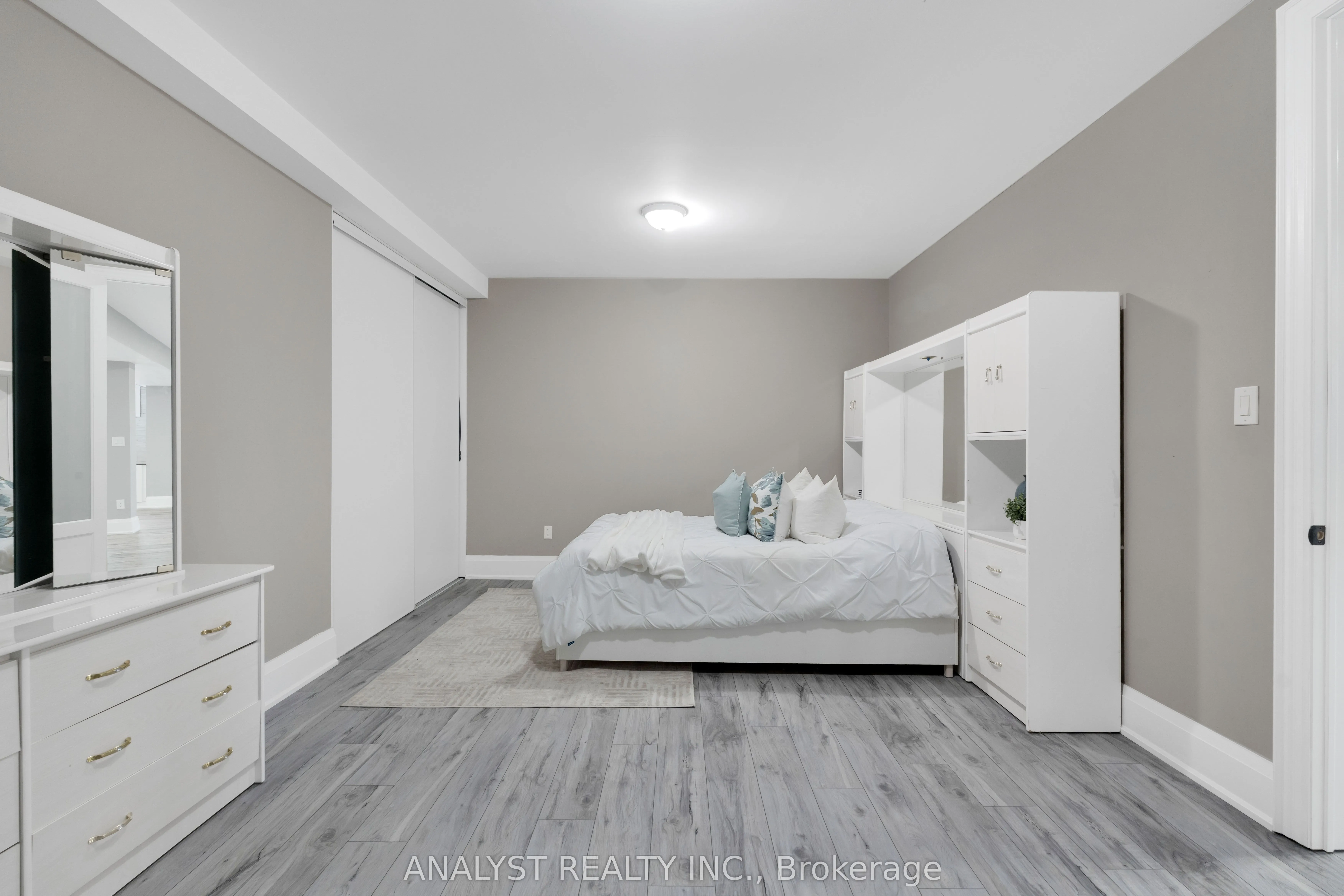 9383 Wellington Road 124