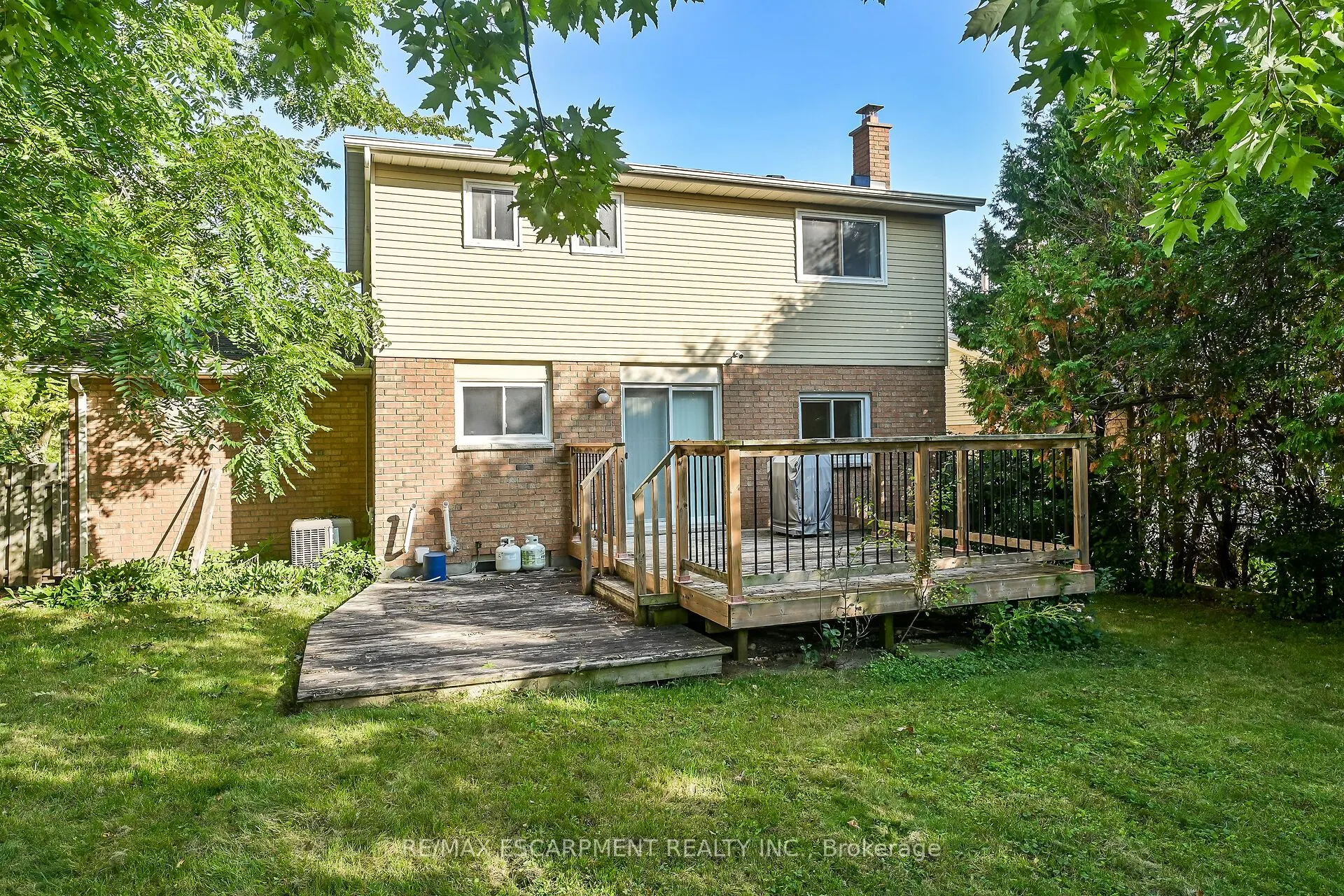 494 Kortright Road W