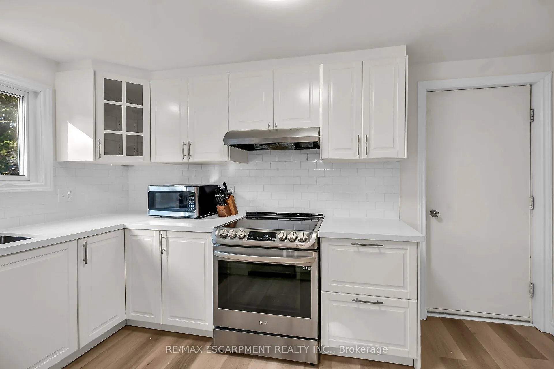 494 Kortright Road W