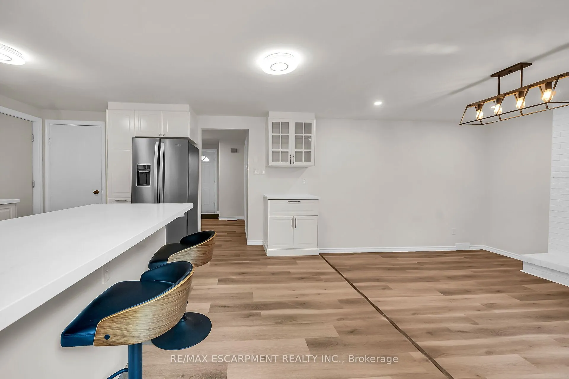 494 Kortright Road W