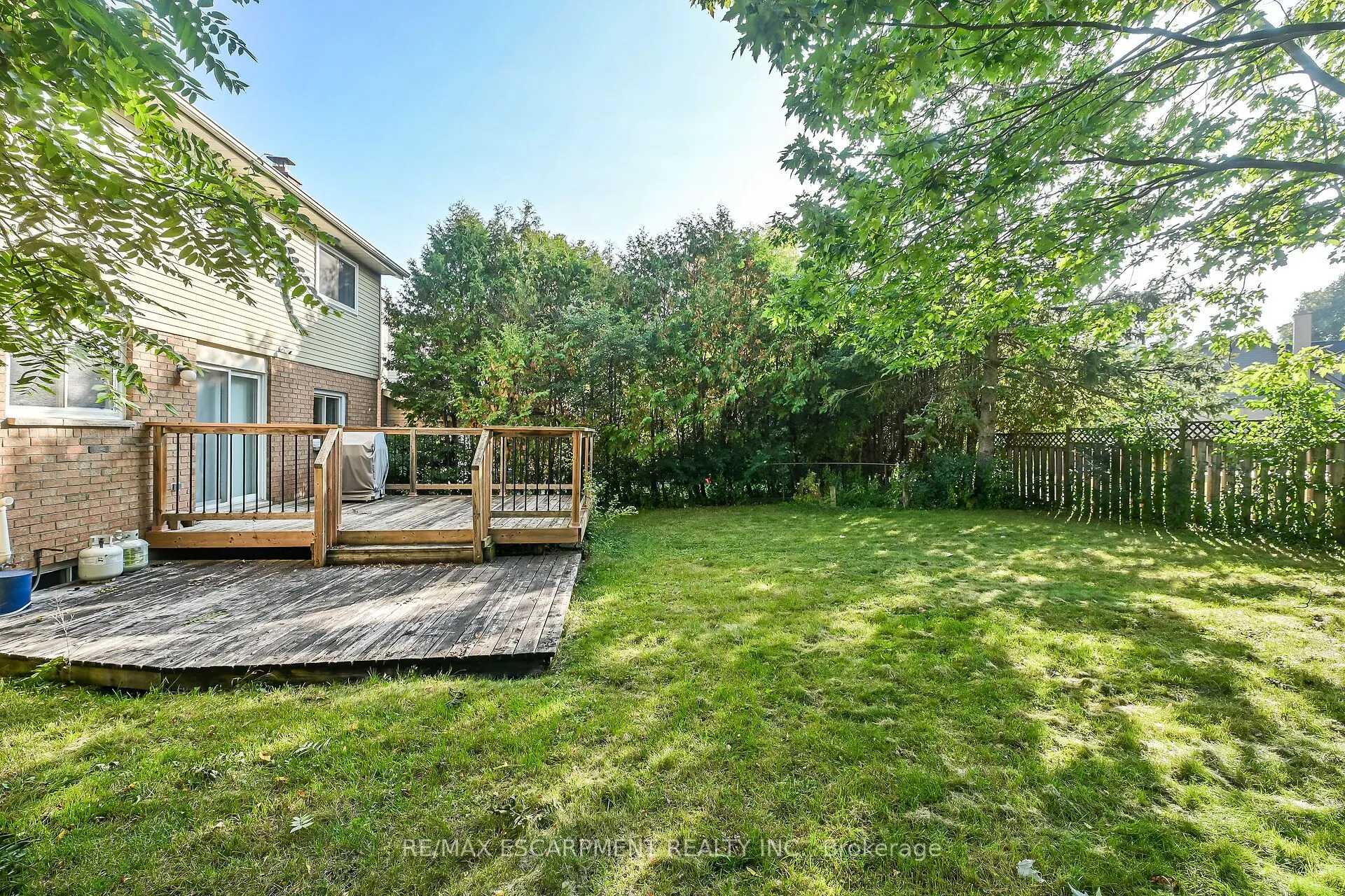 494 Kortright Road W