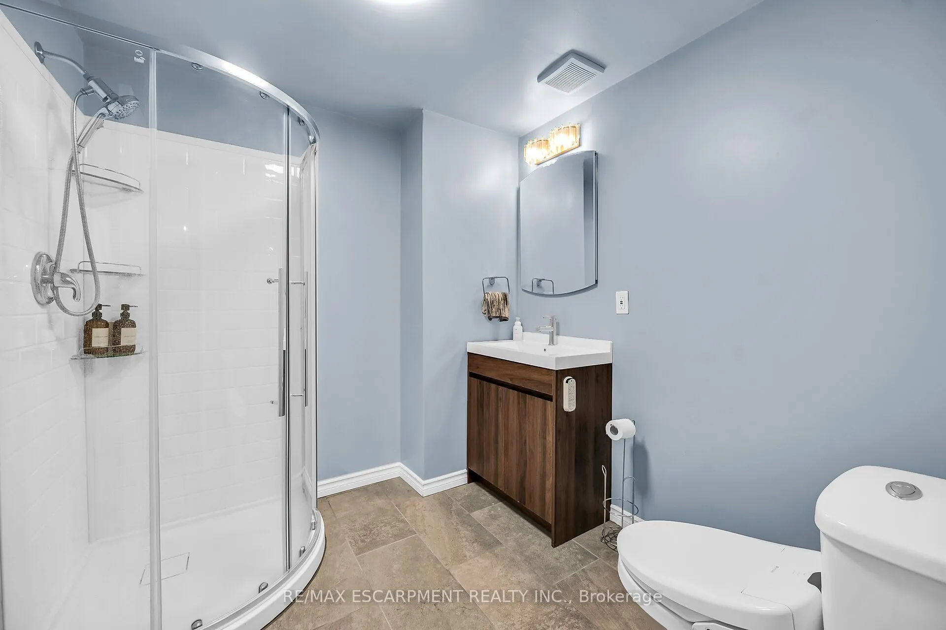 494 Kortright Road W