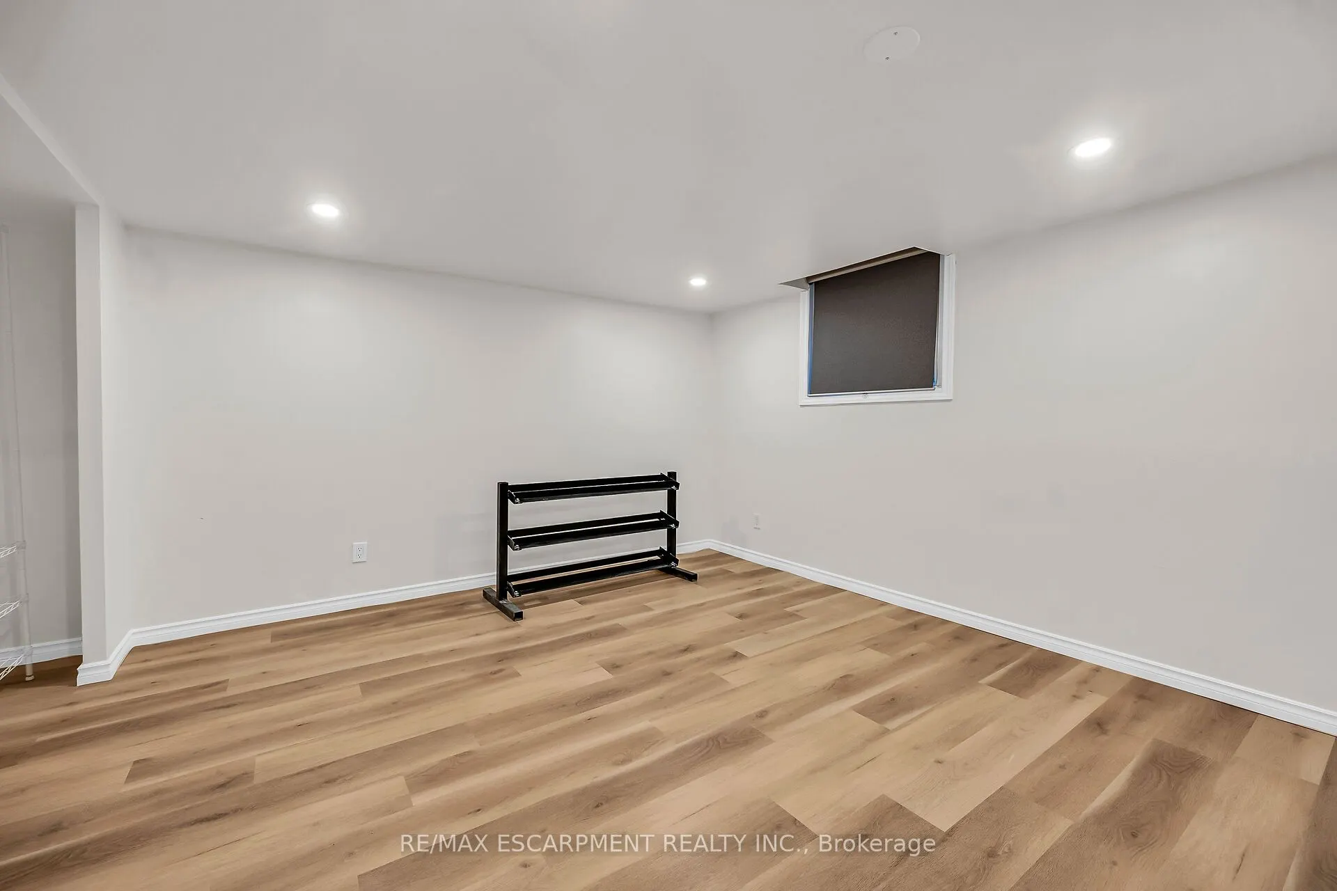 494 Kortright Road W