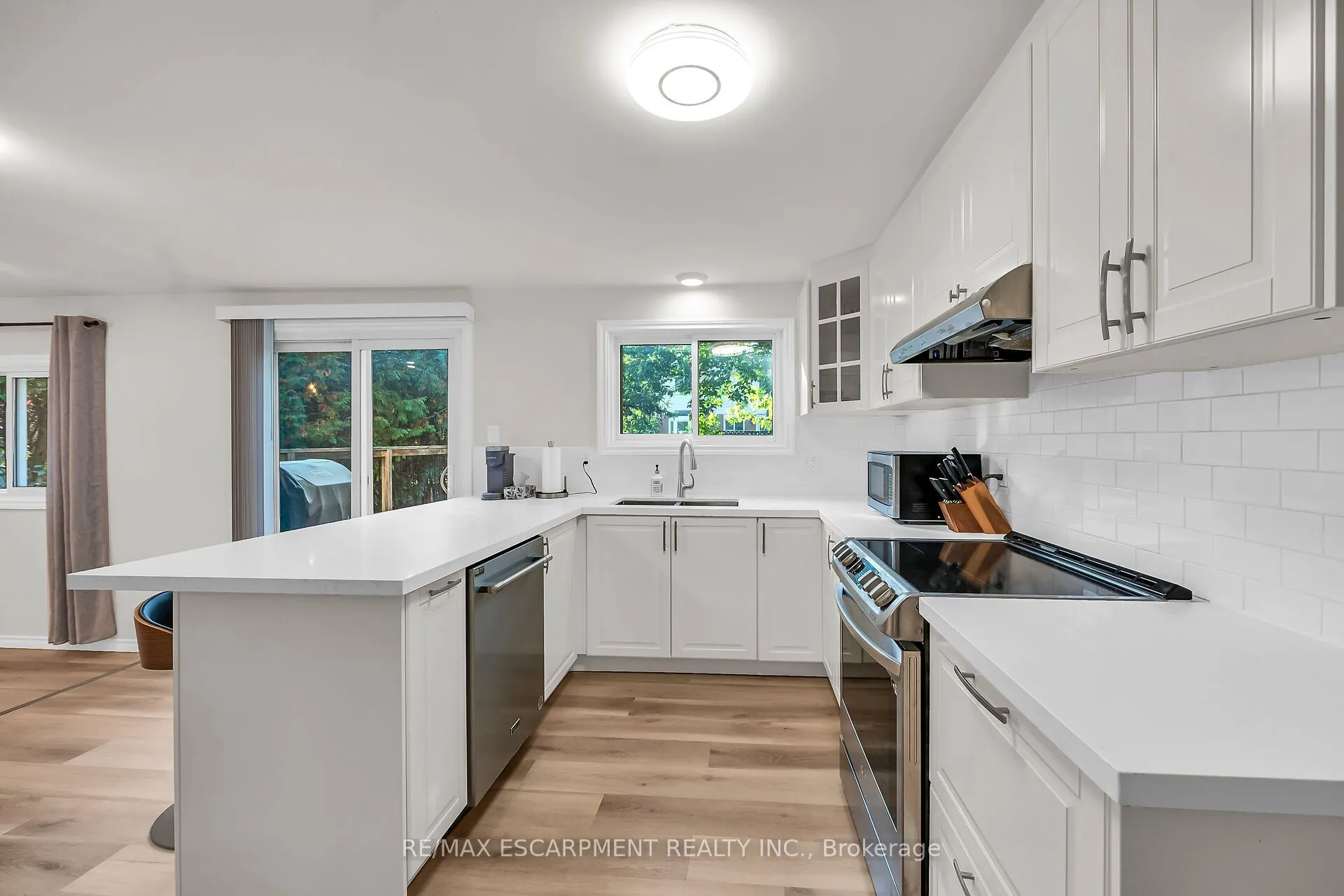 494 Kortright Road W