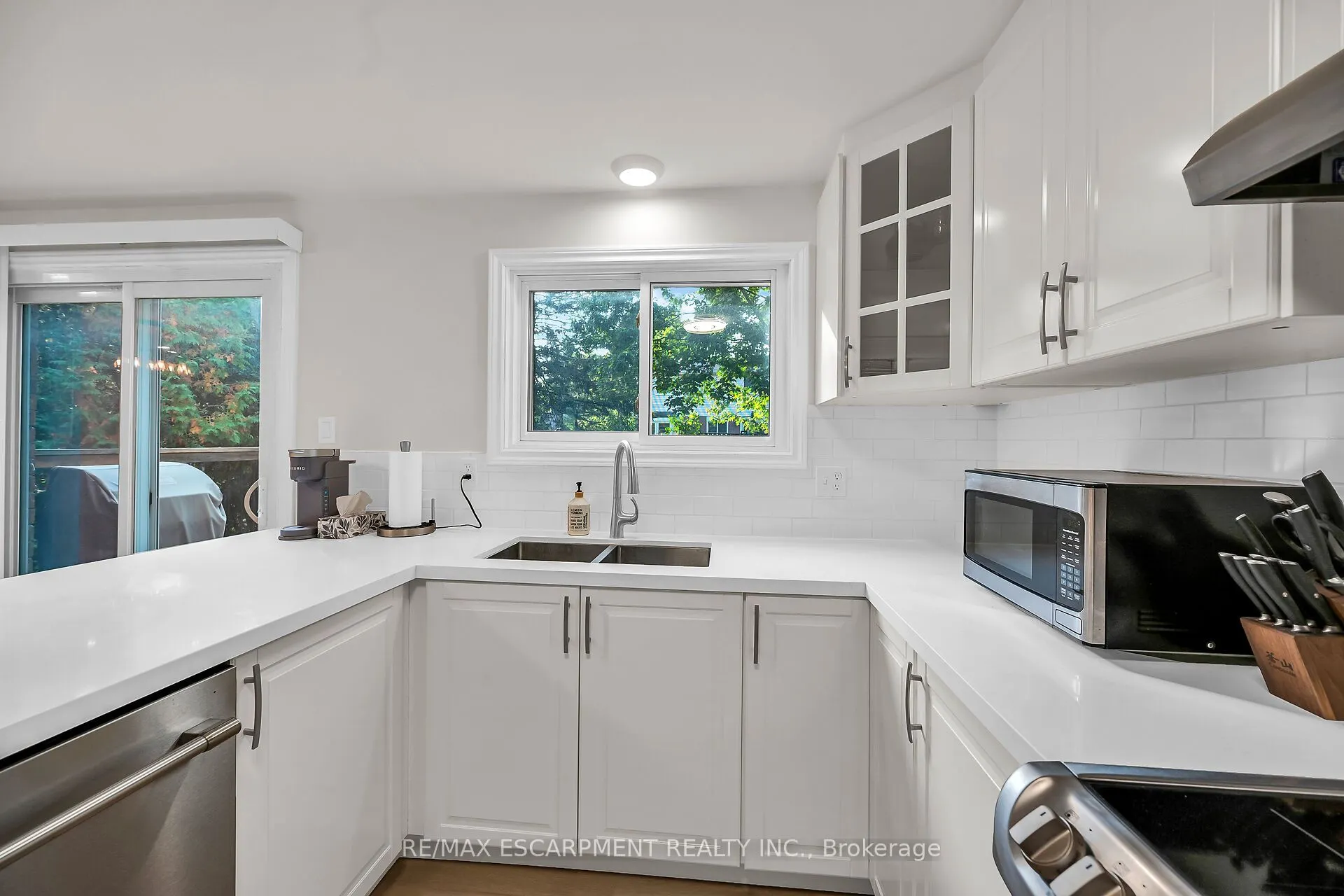 494 Kortright Road W