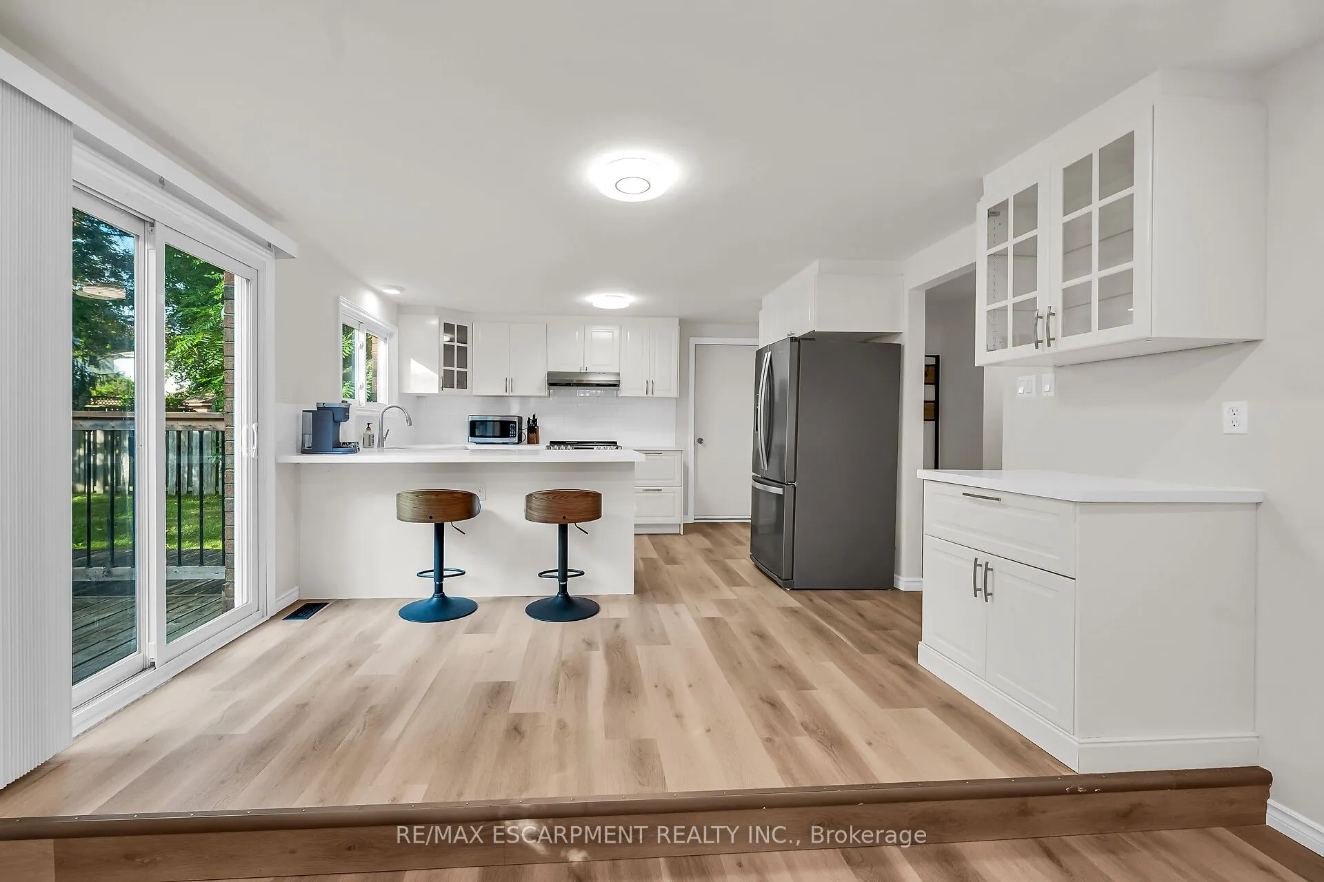 494 Kortright Road W