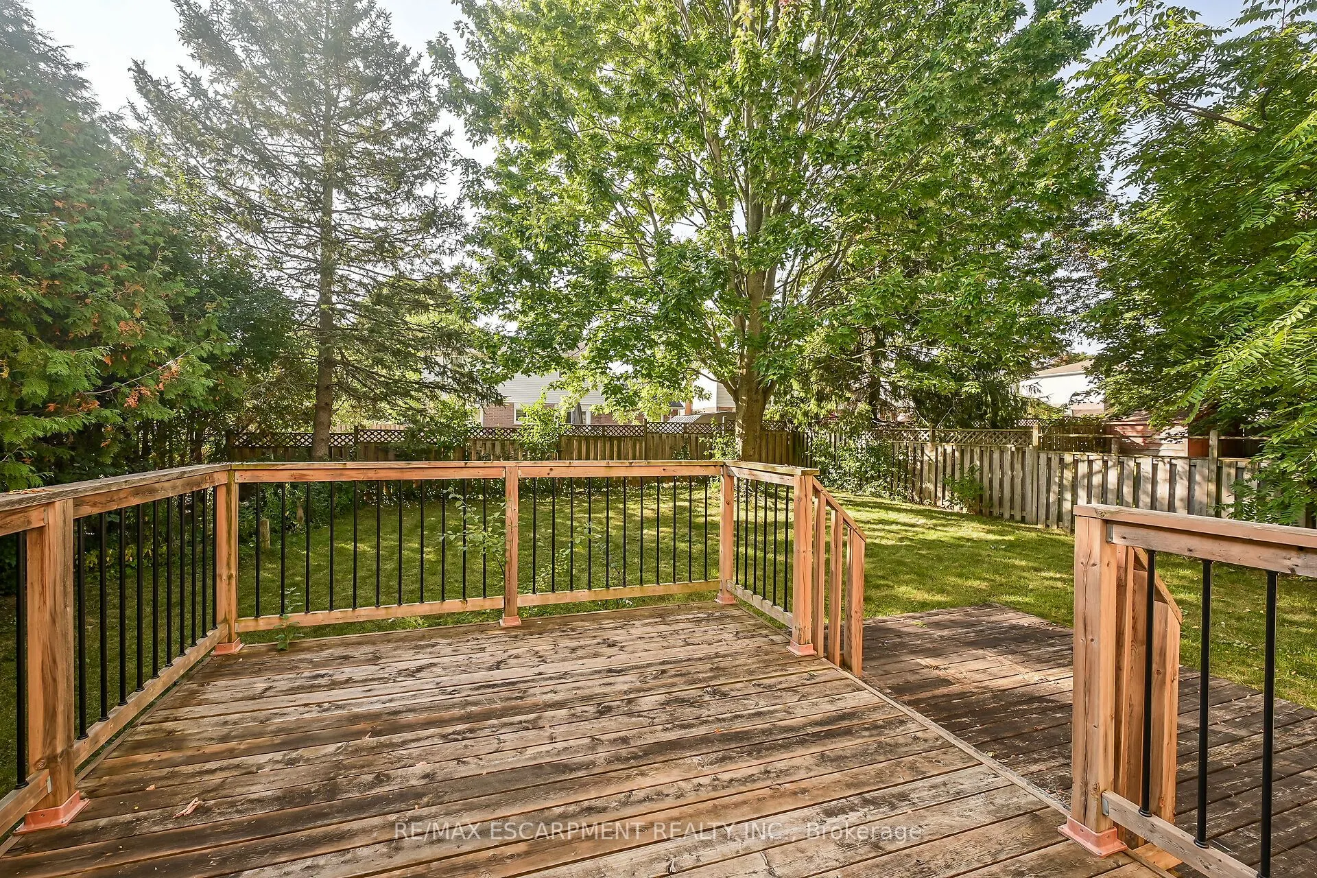494 Kortright Road W