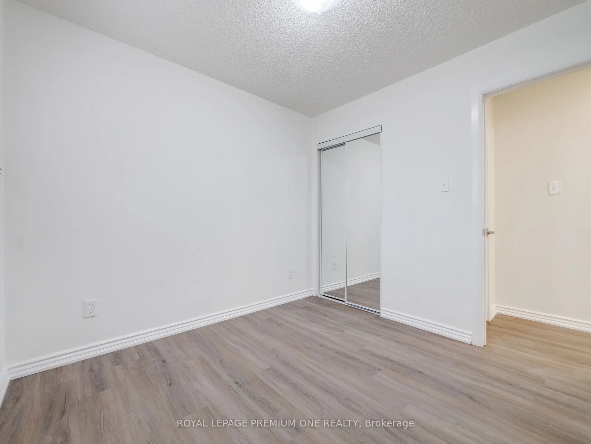 935 Strasburg Road, #MAIN