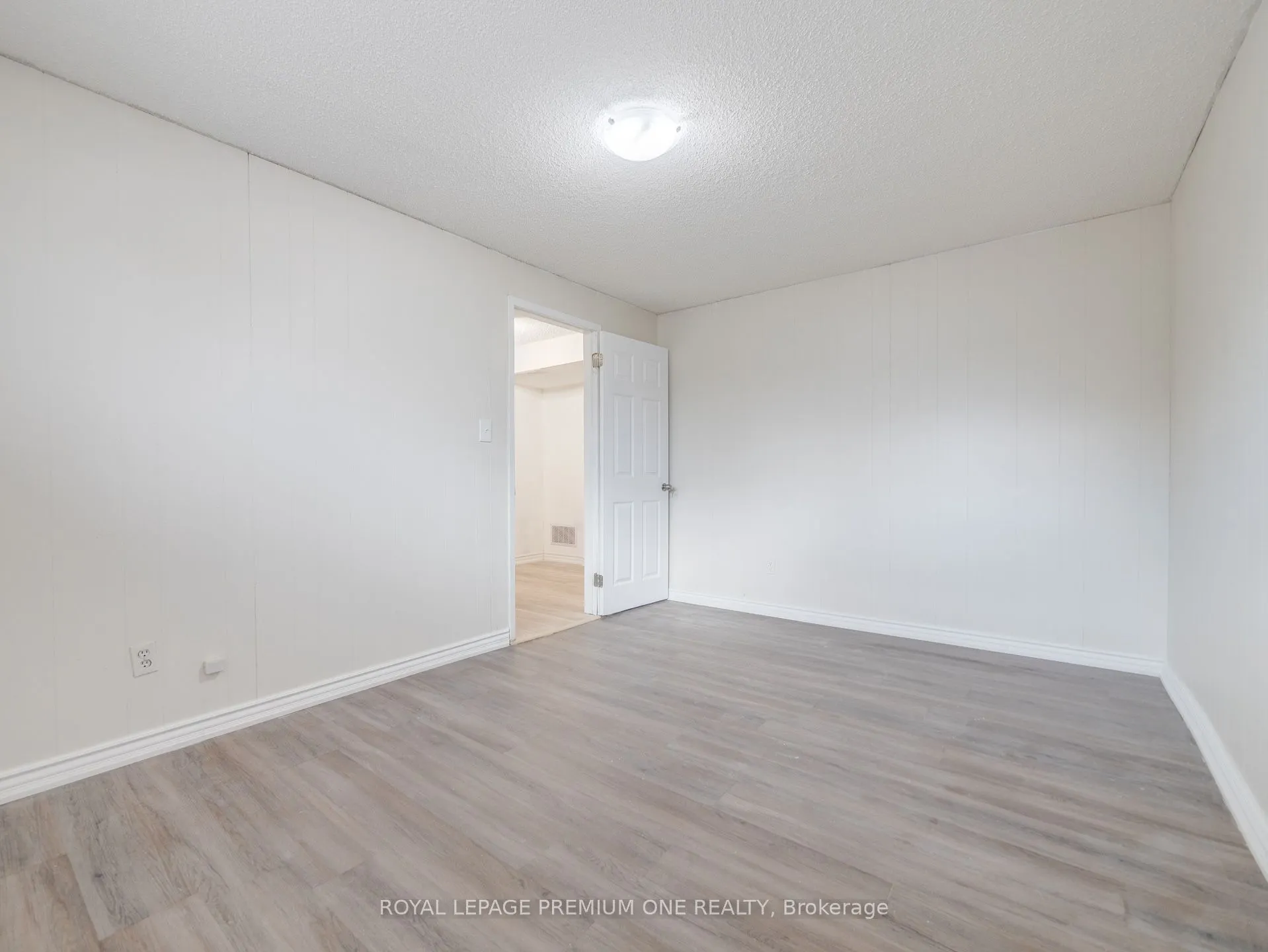 935 Strasburg Road, #MAIN